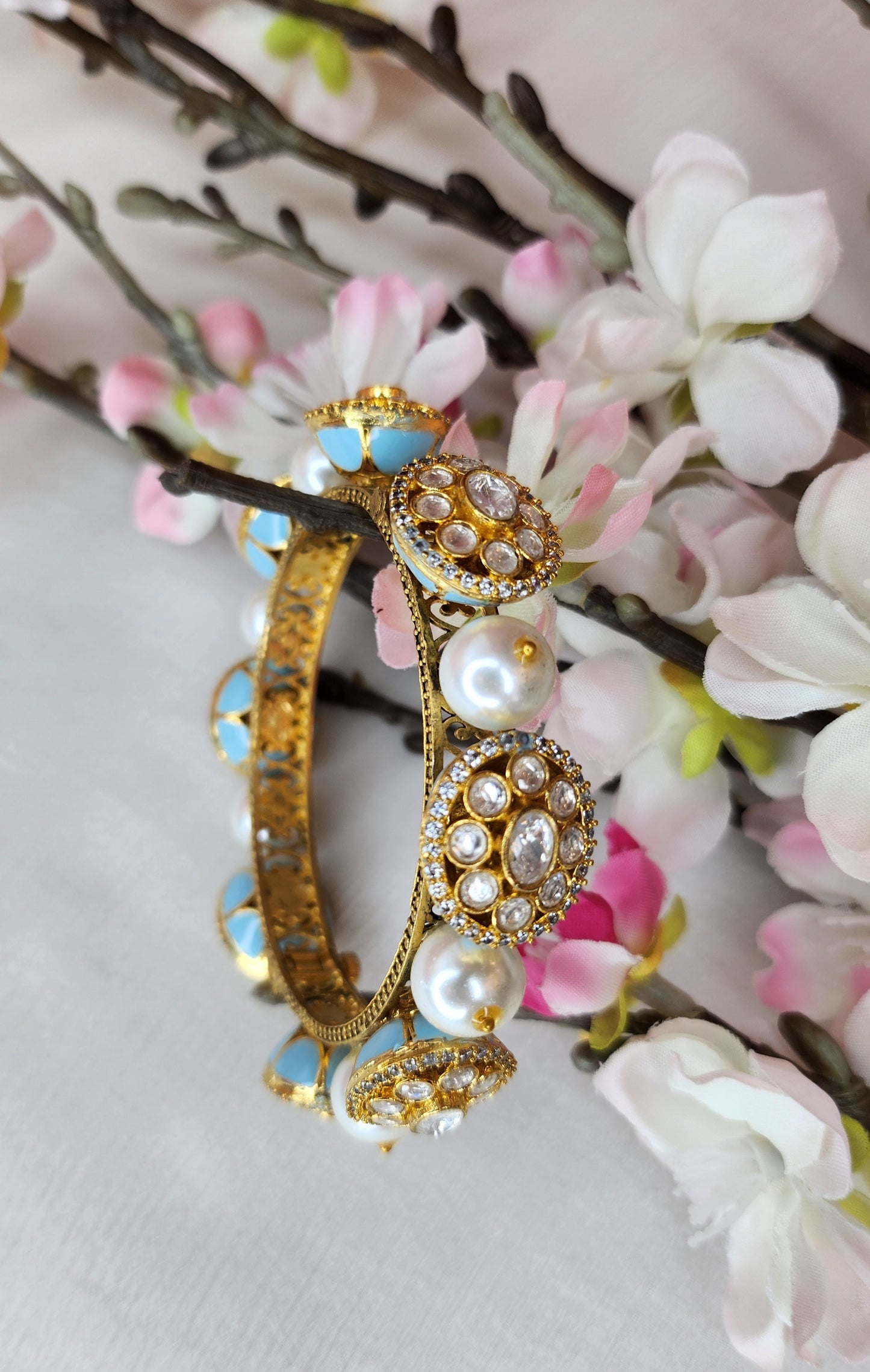THE BUTTERFLY EFFECT - Blue with pearl and kudan bangle