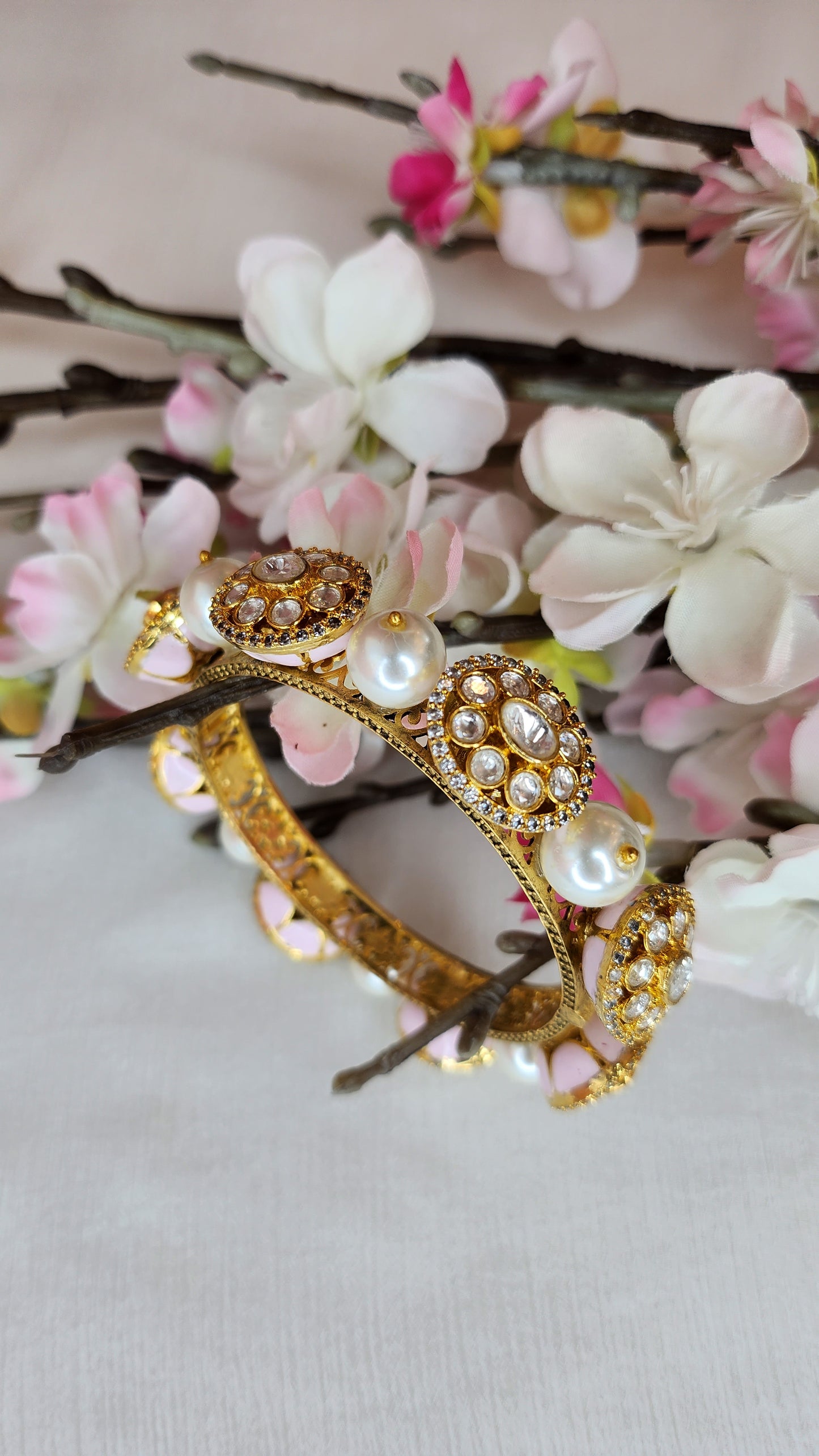 THE BUTTERFLY EFFECT - Pink with pearl and kudan bangle