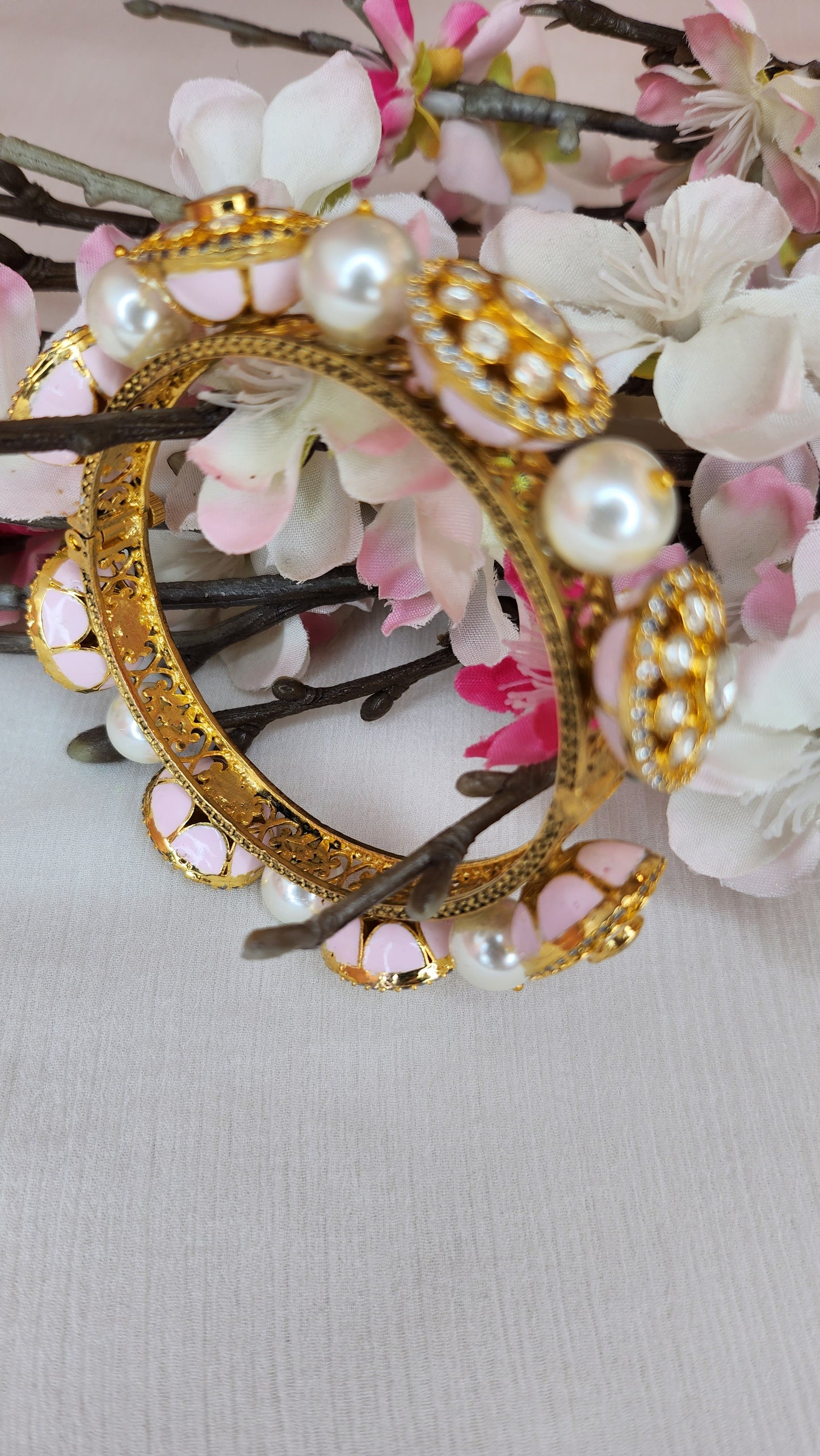 THE BUTTERFLY EFFECT - Pink with pearl and kudan bangle