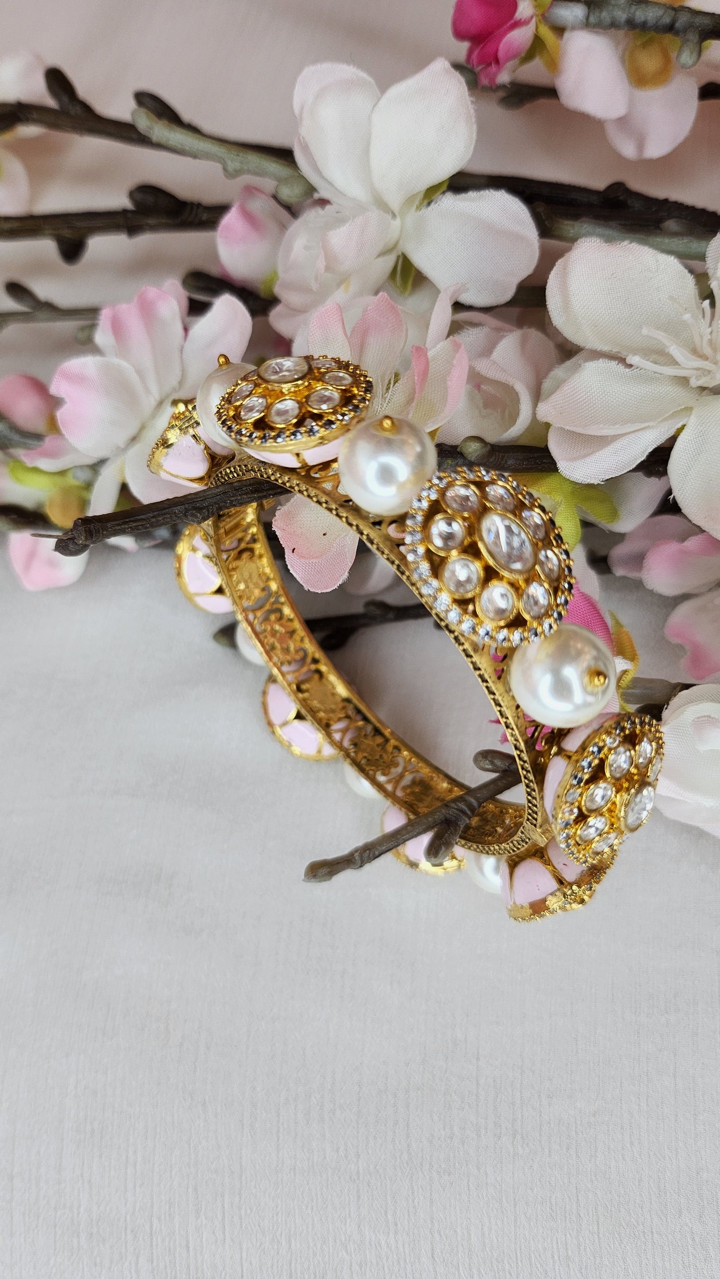 THE BUTTERFLY EFFECT - Pink with pearl and kudan bangle