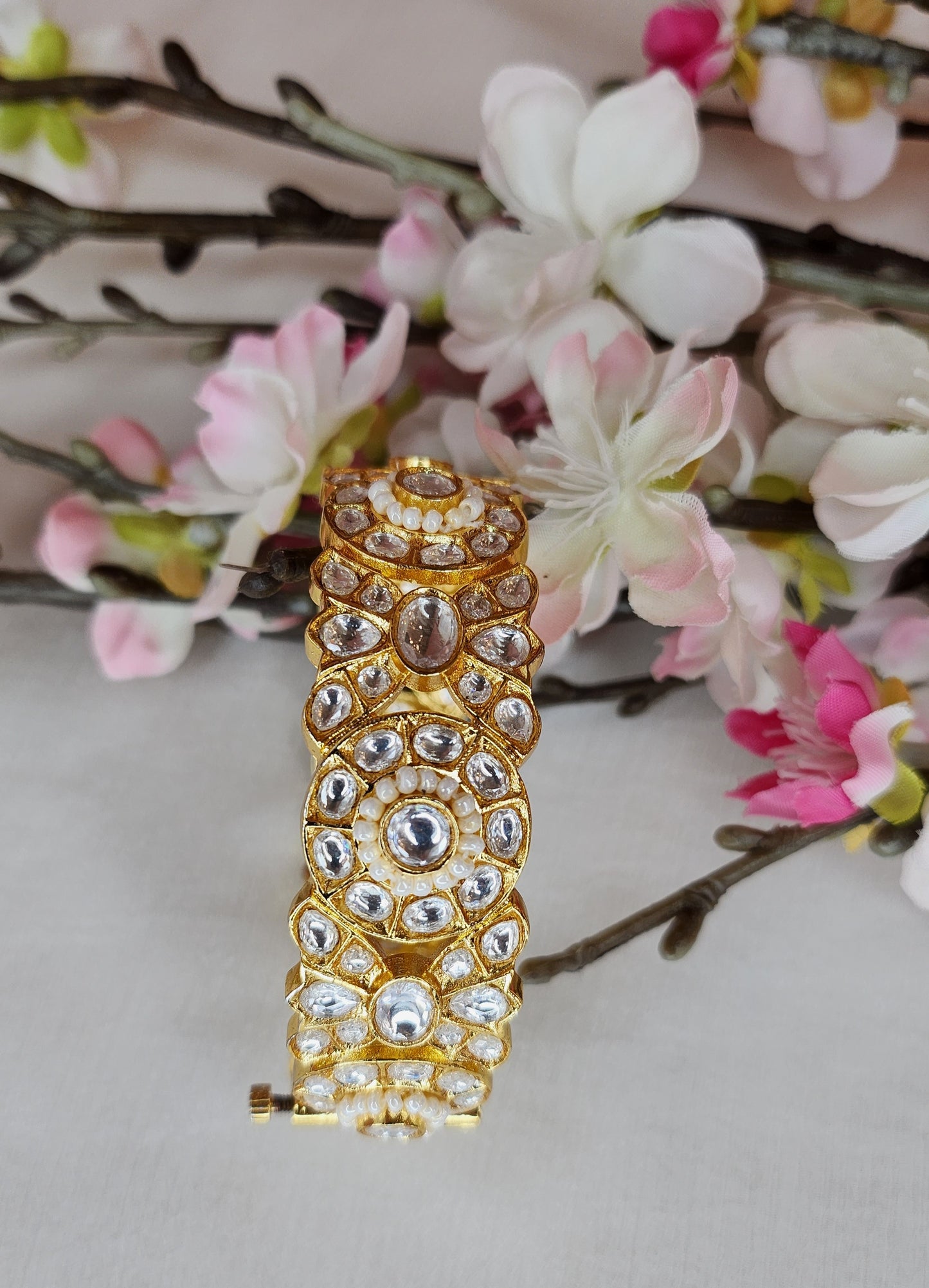 THE BUTTERFLY EFFECT - Kundan Pearl Bangle