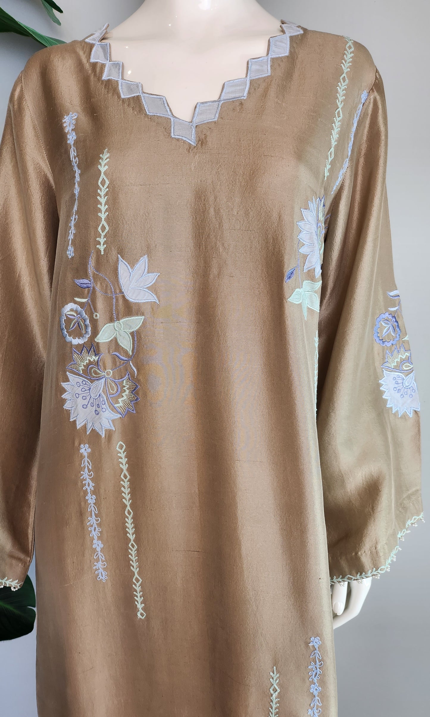FARAH ZUBAIR - Beige Kaftan