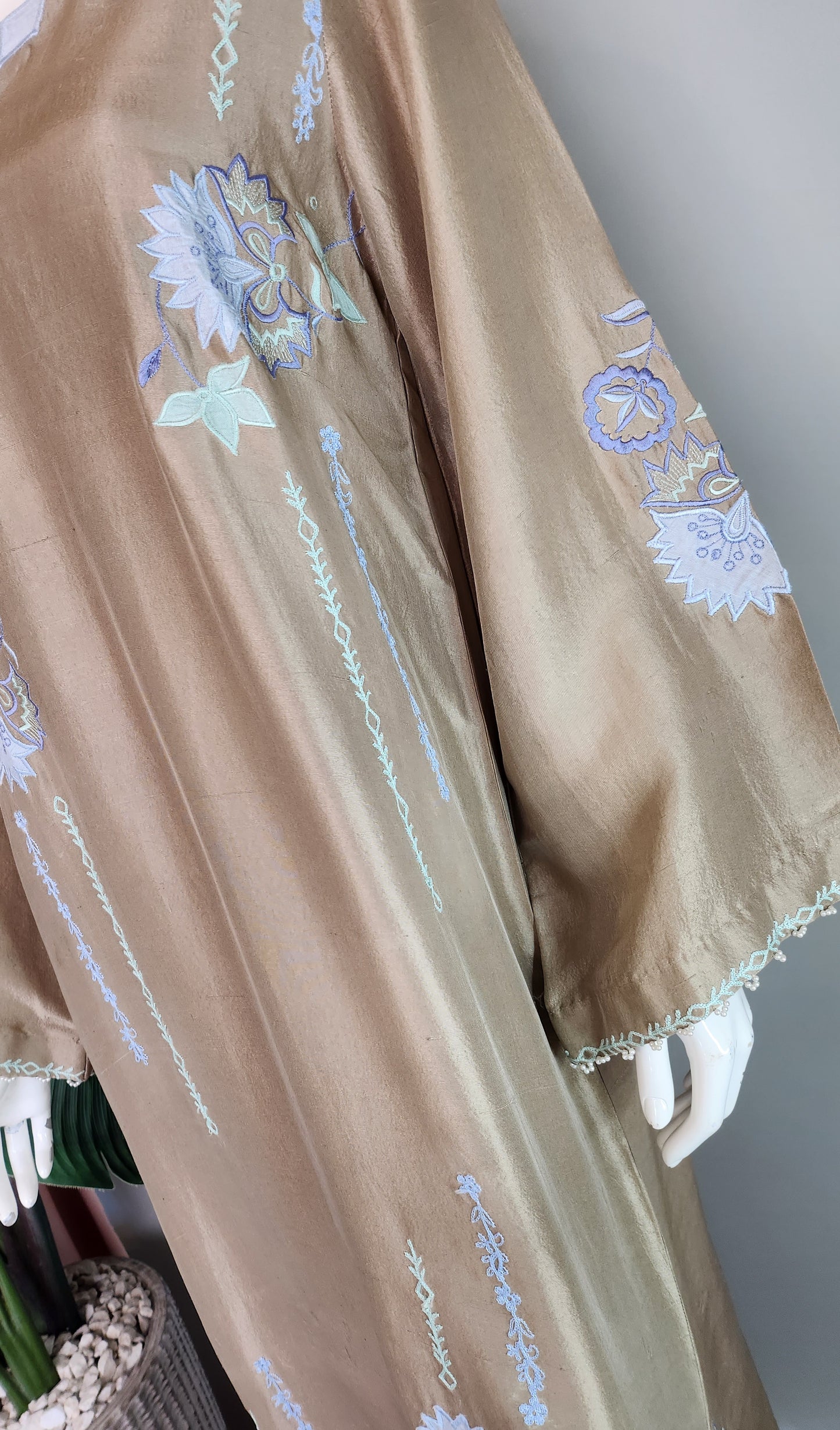 FARAH ZUBAIR - Beige Kaftan