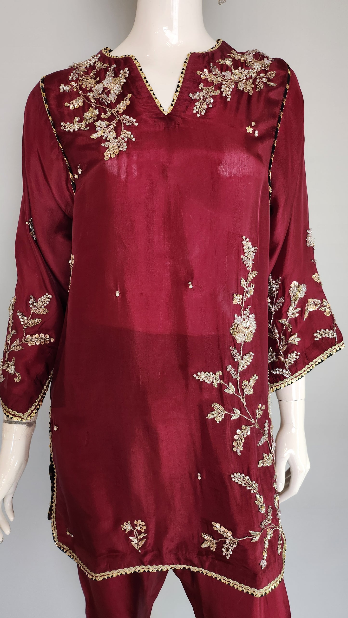 ZAINAB ZULFIQAR - Firouzeh Maroon