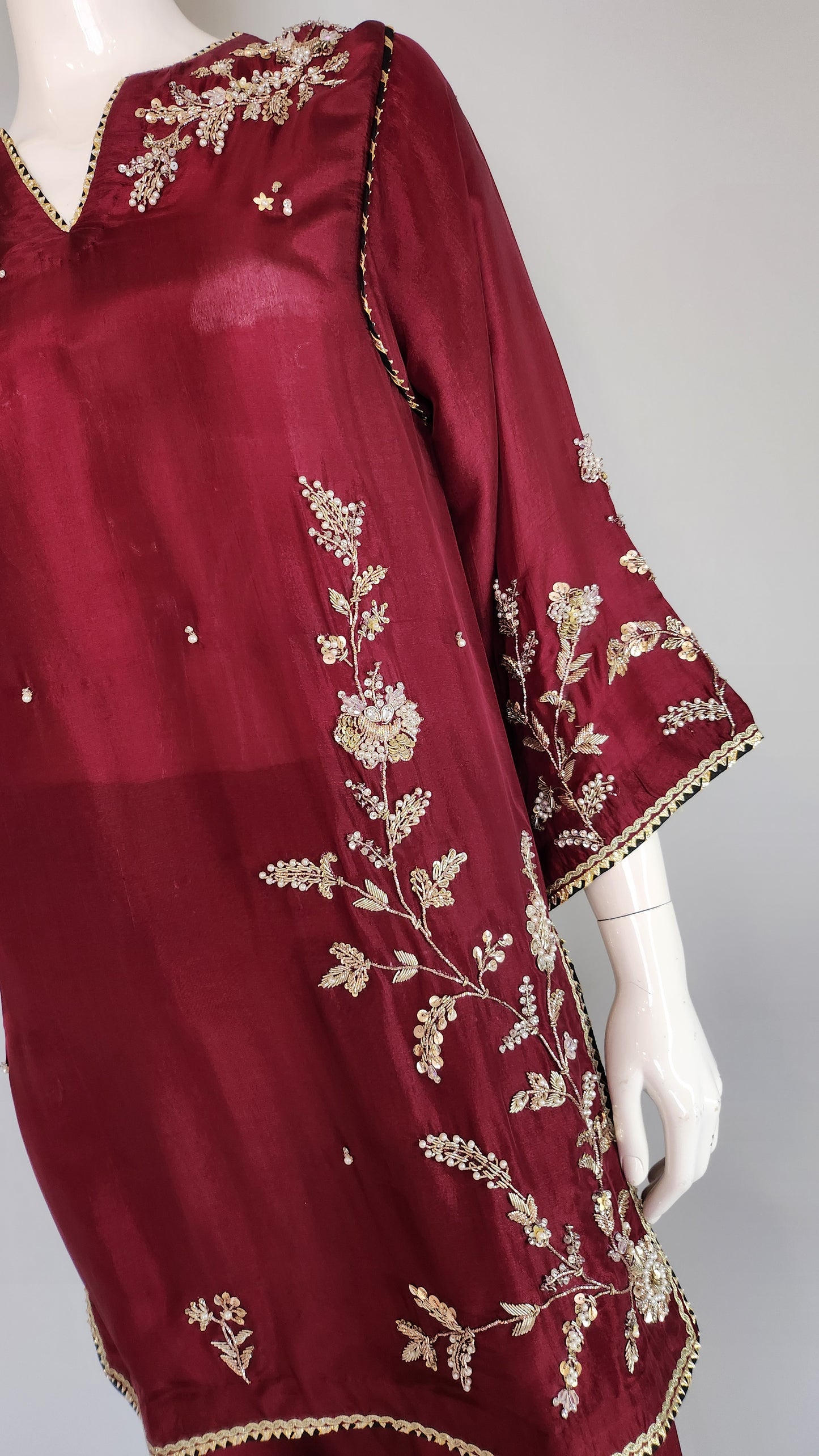 ZAINAB ZULFIQAR - Firouzeh Maroon