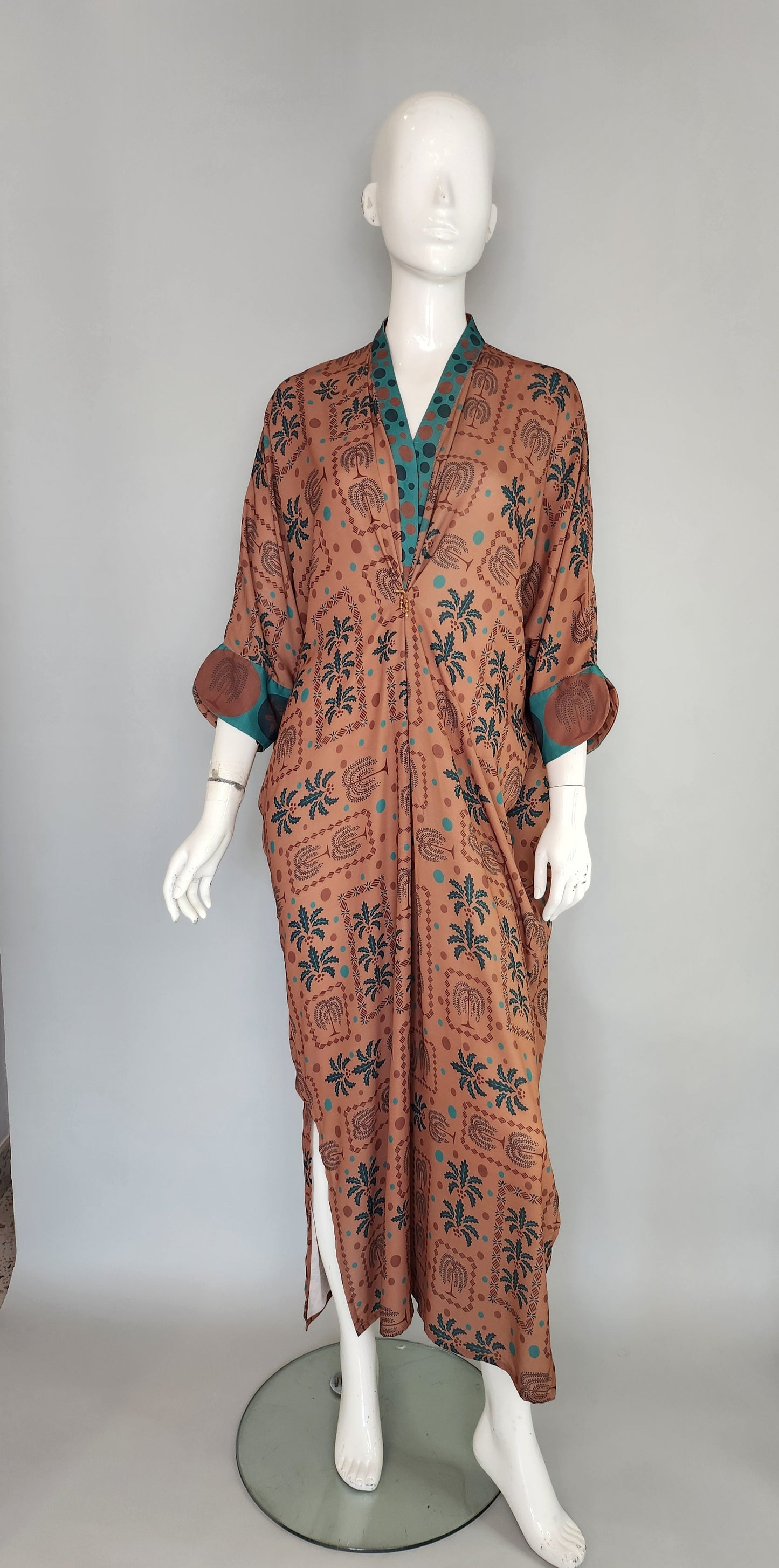 KARISHMA TALREJA - Brown printed kaftan
