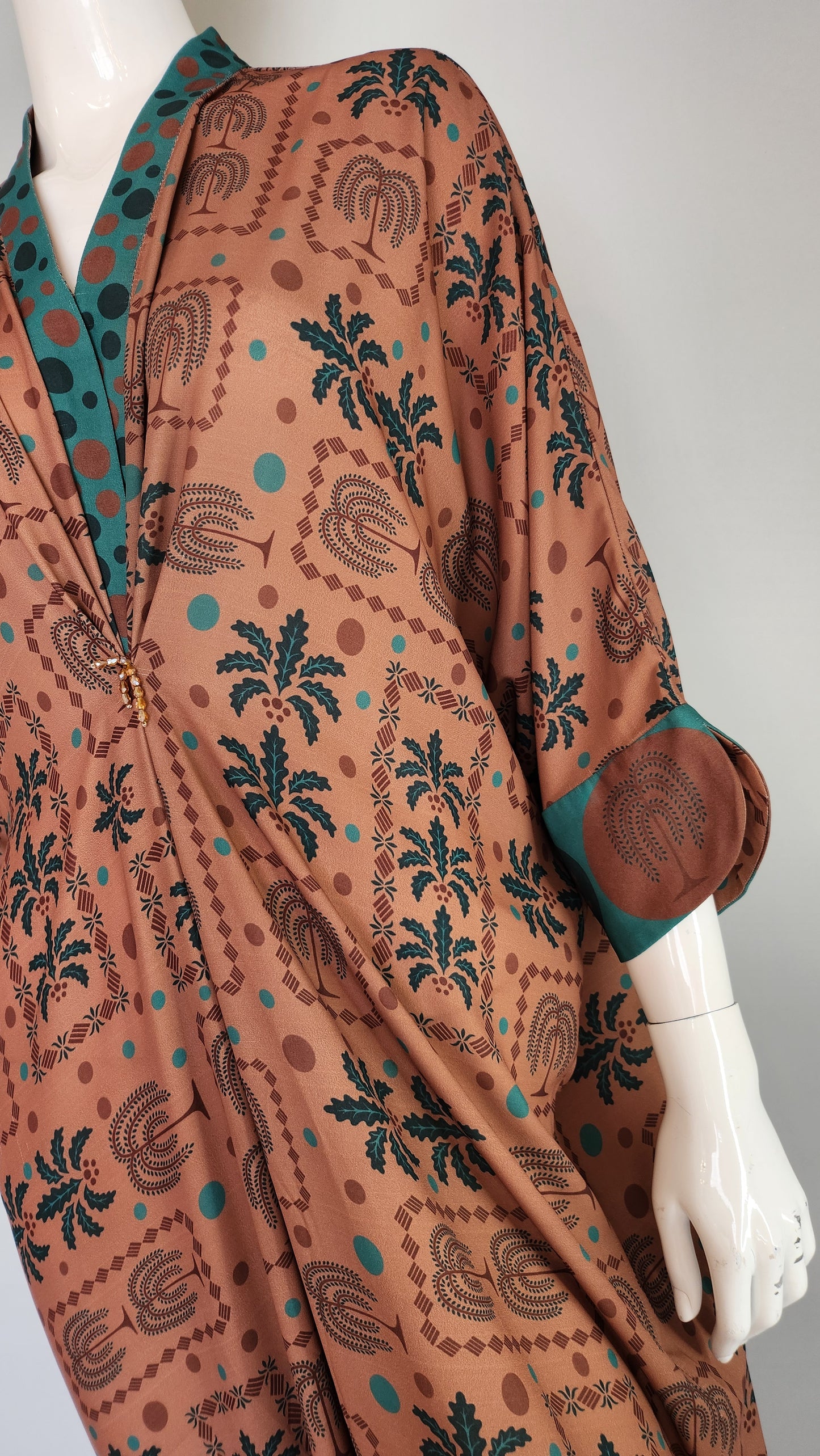 KARISHMA TALREJA - Brown printed kaftan