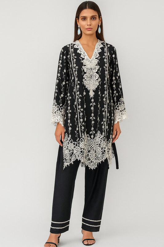 THREADS AND MOTIFS - Black Color