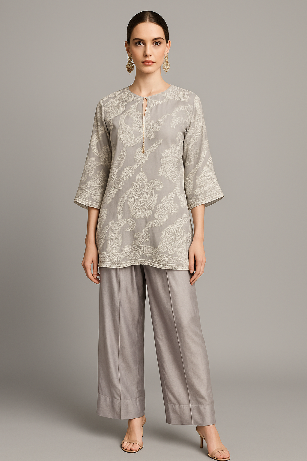 Wajeeha Ansari - Light Grey Farshi Suit with White Aari