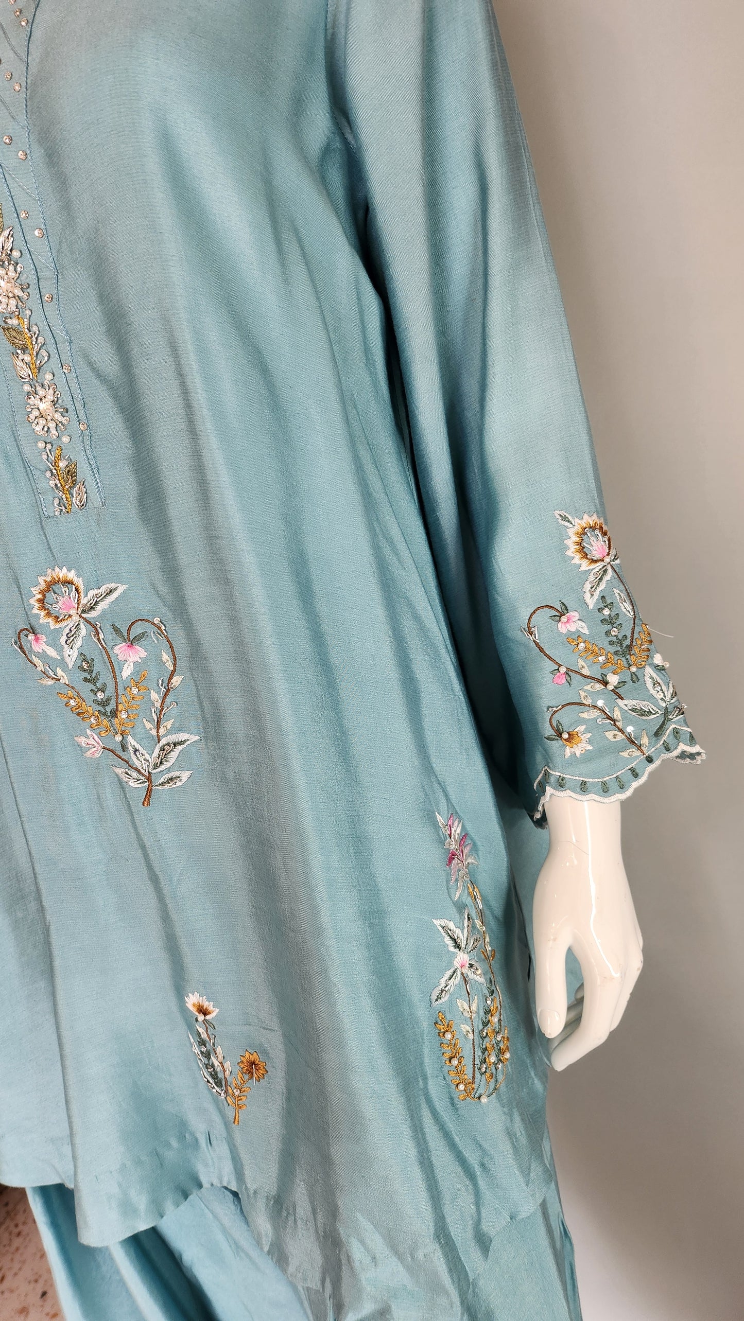 SEEMA IFTIKHAR - Efli Blue