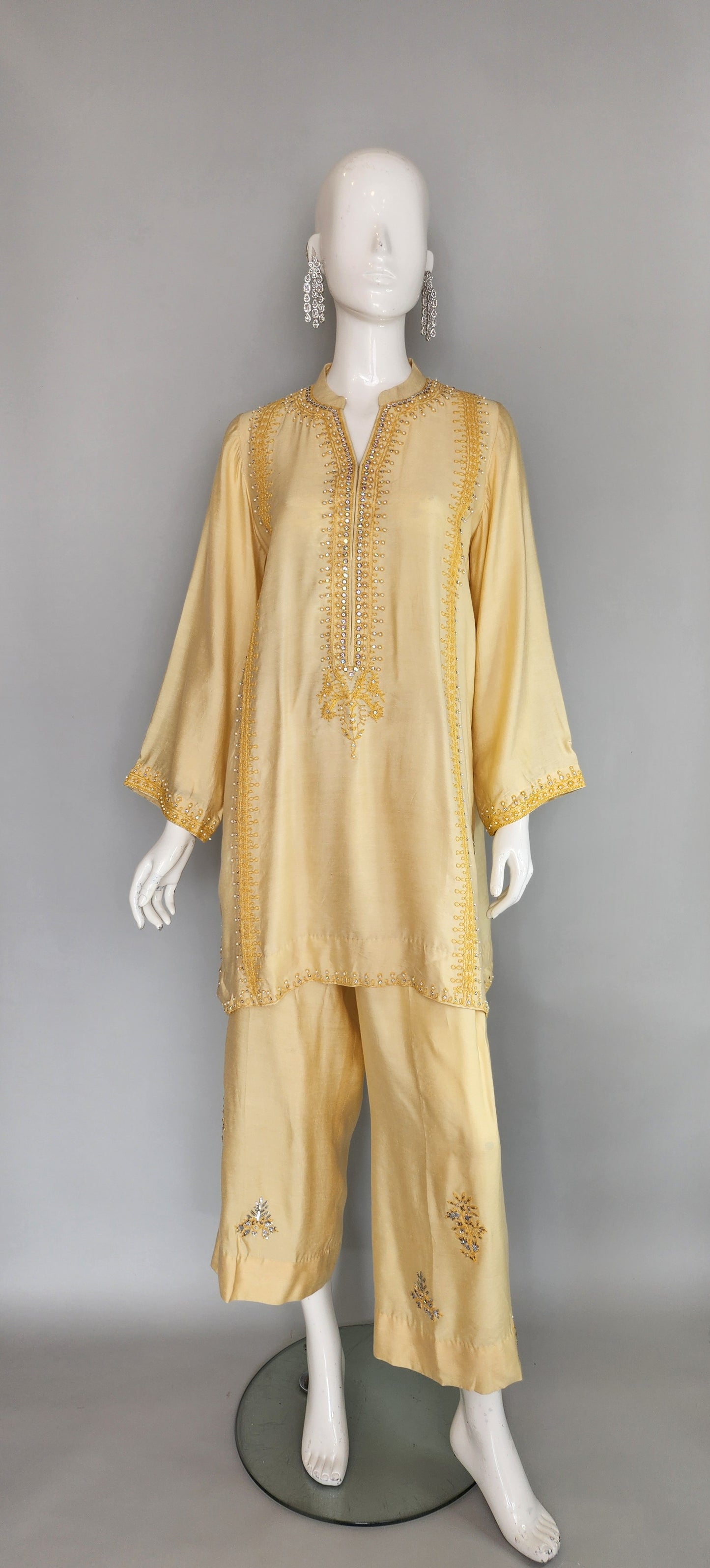 SEEMA IFTIKHAR - Yellow