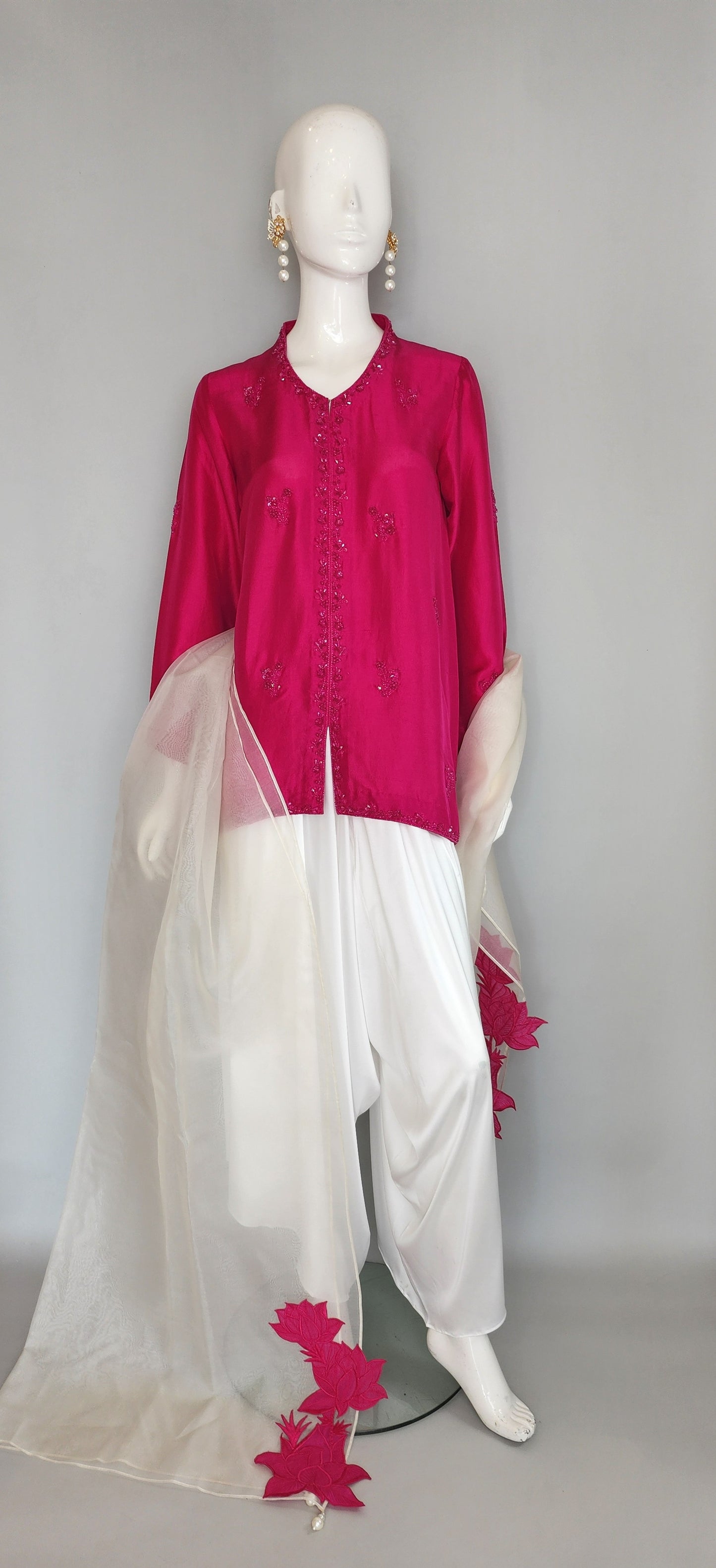 AMNA IQBAL - Hotpink and White
