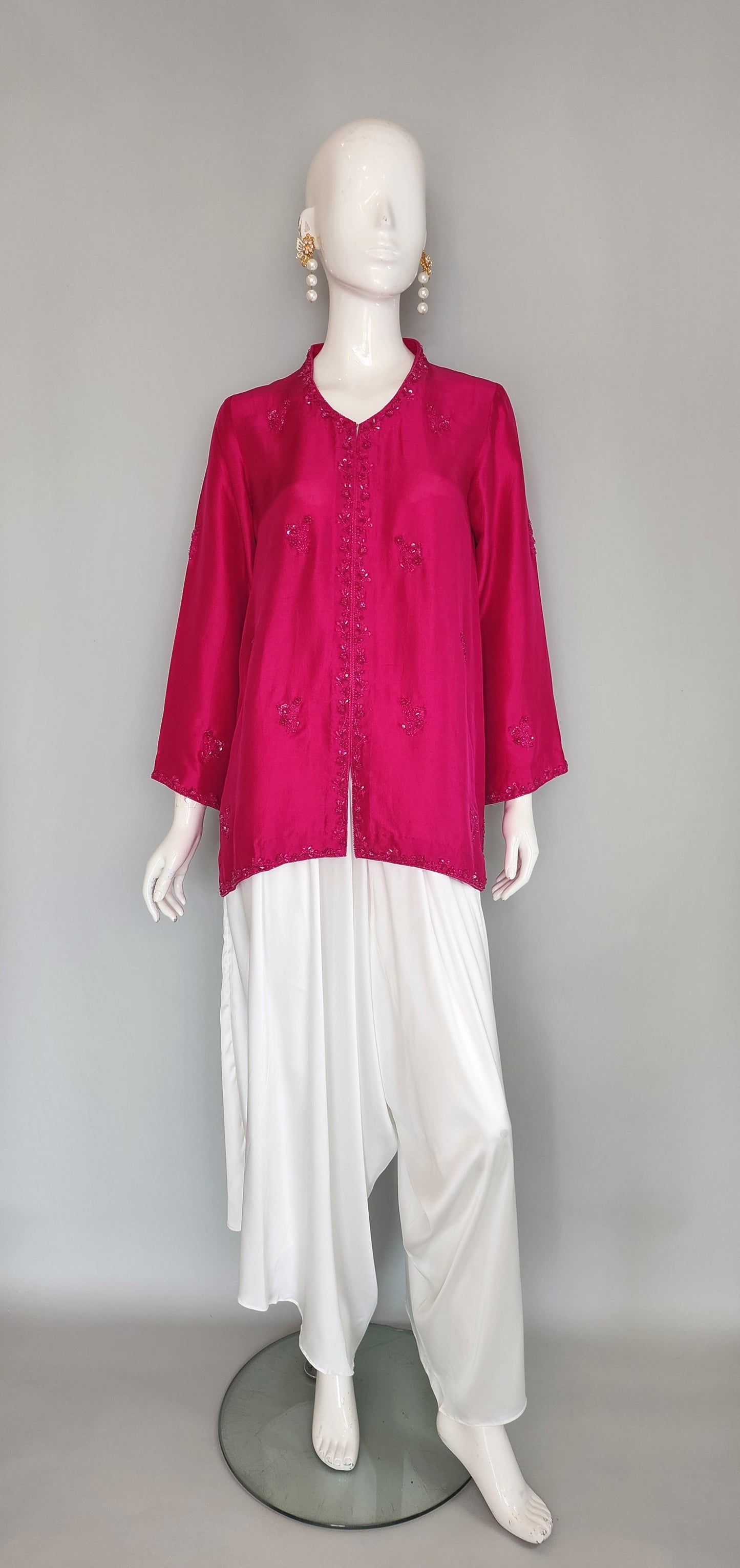 AMNA IQBAL - Hotpink and White