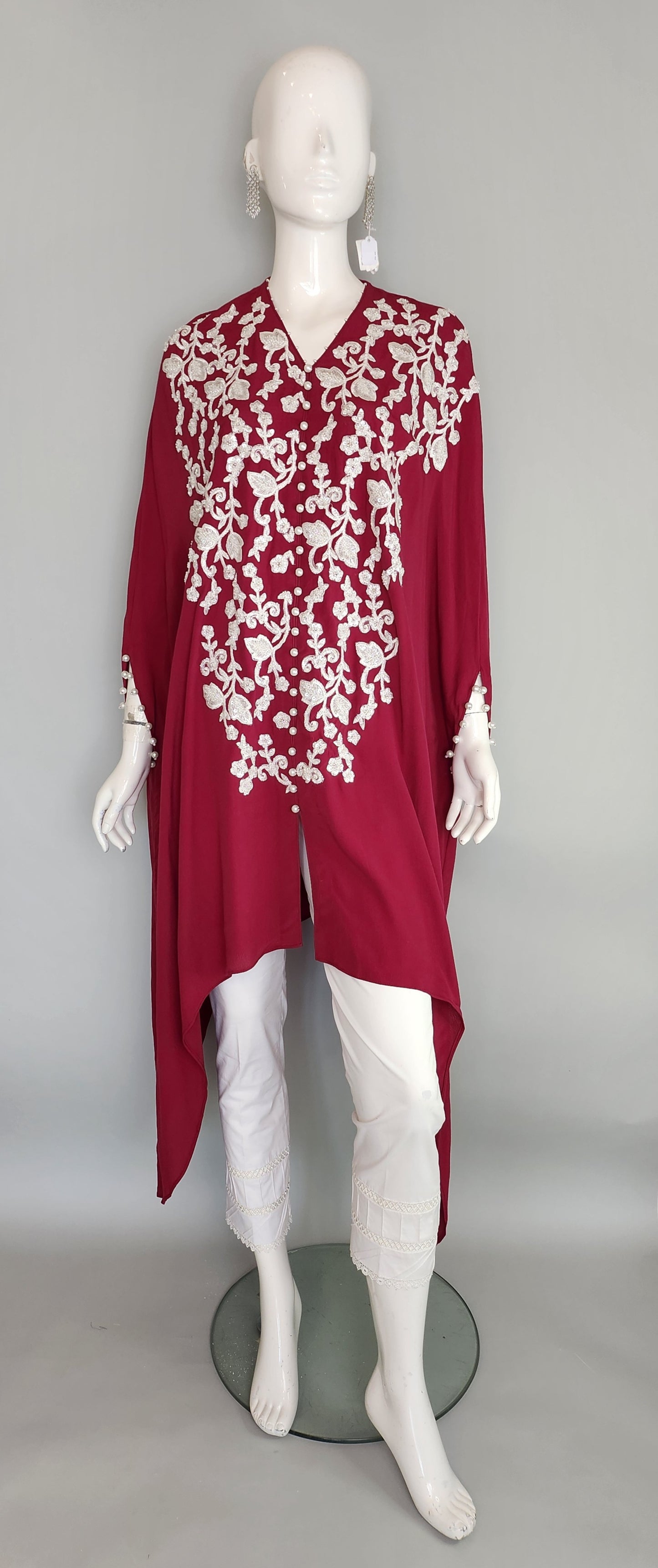 MARIA RAO - Maroon poncho cutdana