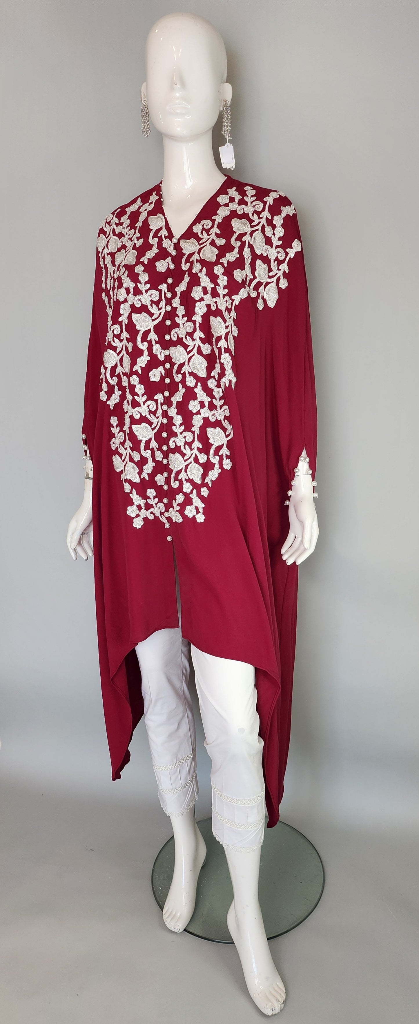 MARIA RAO - Maroon poncho cutdana