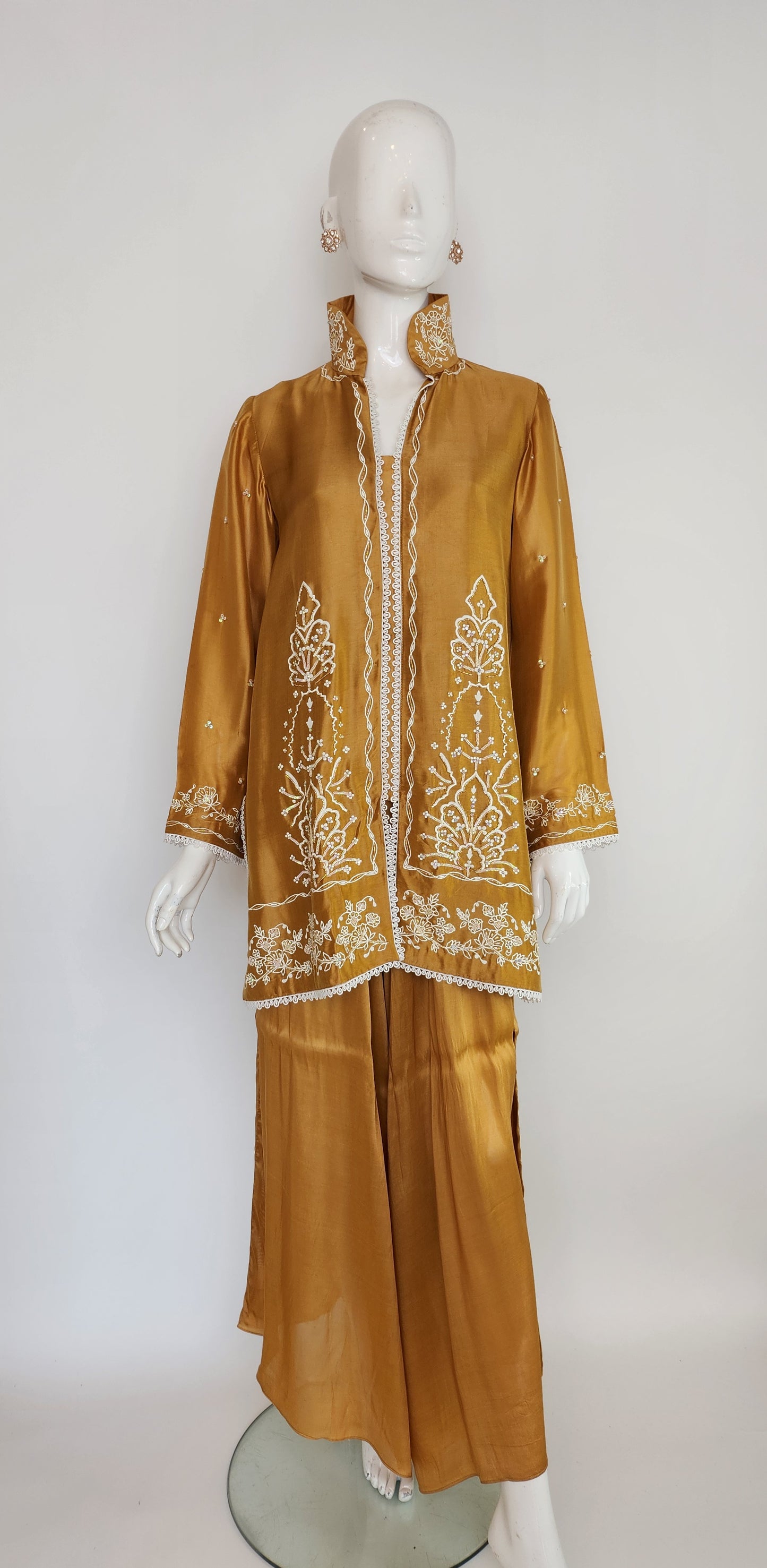 MAHOGANY - Mustard with white print