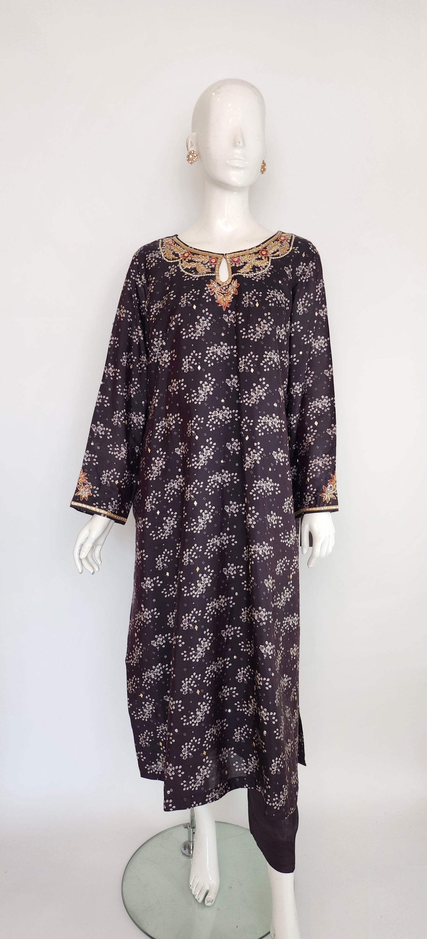 MAHOGANY - Black Printed