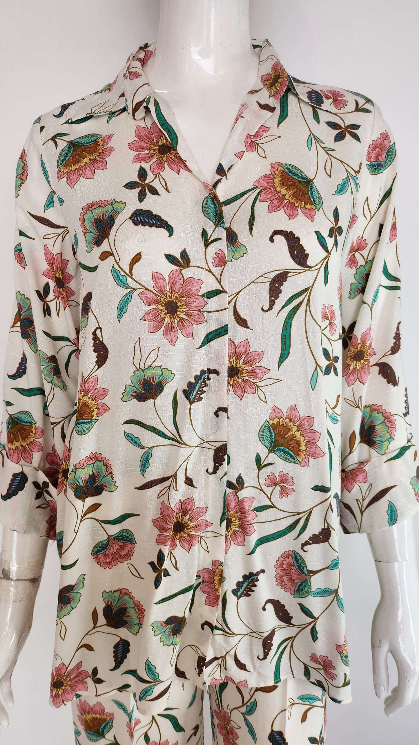 AMNA IQBAL - White Floral Printed Coord Set