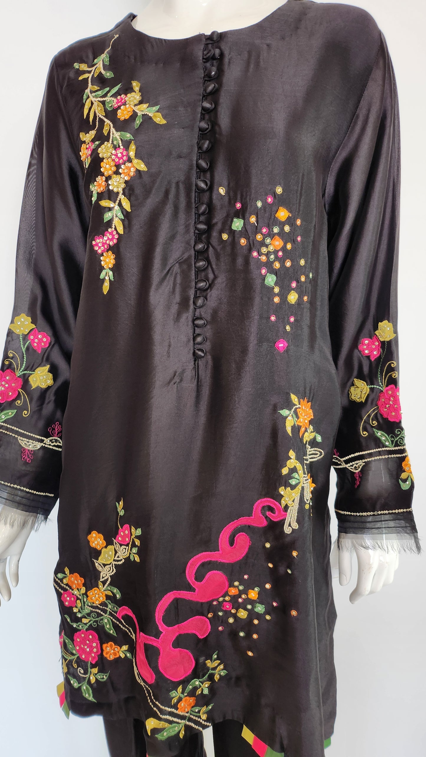 SAMMY K - Black Embroidered