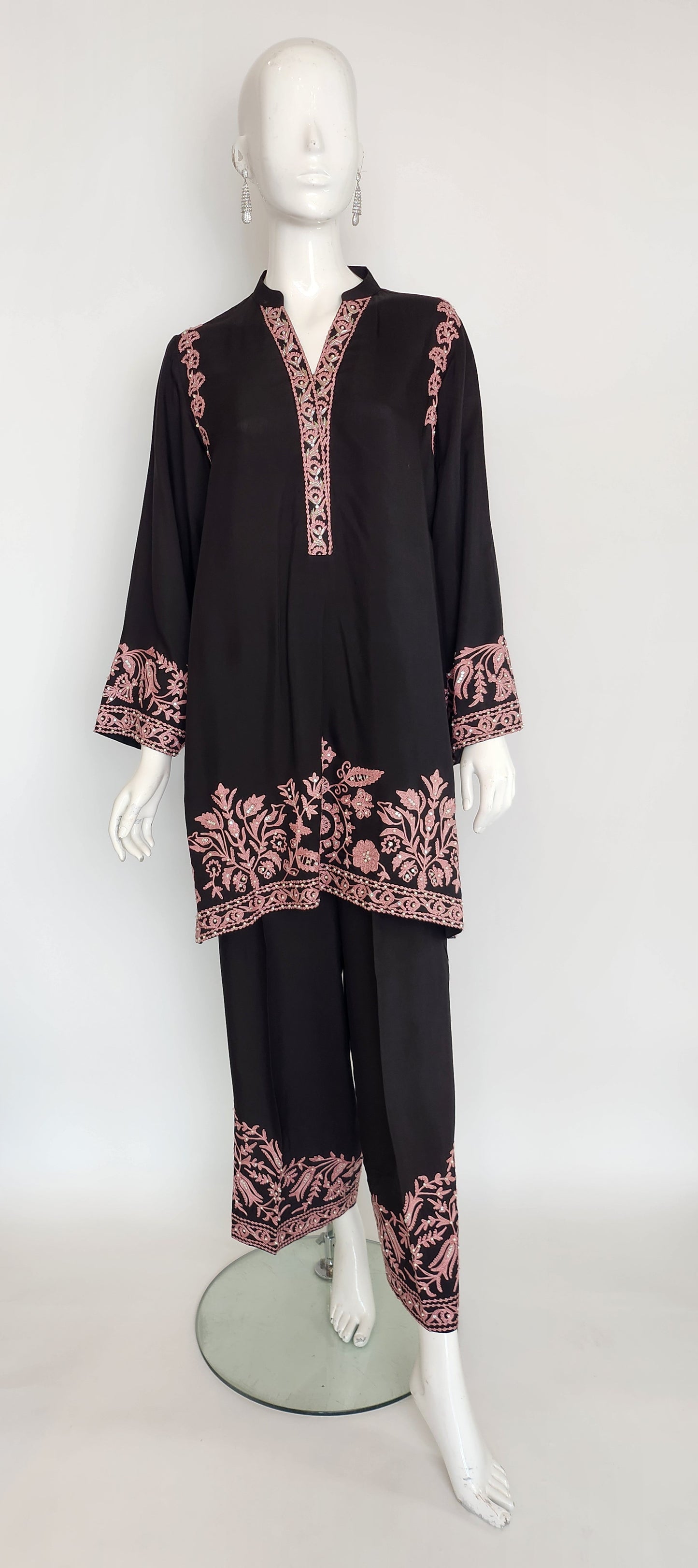 SEEMA IFTIKHAR - Black with small pearls