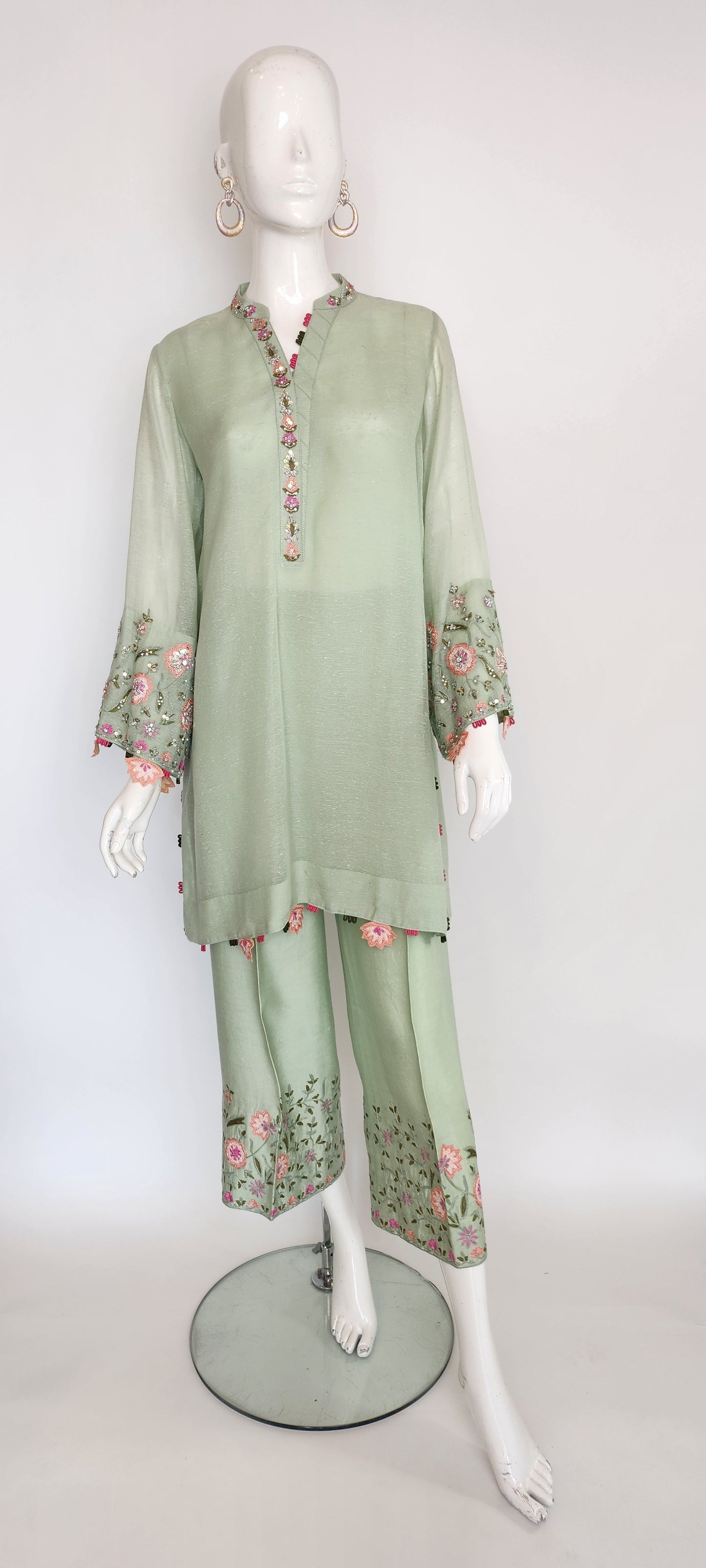 SEEMA IFTIKHAR - Green