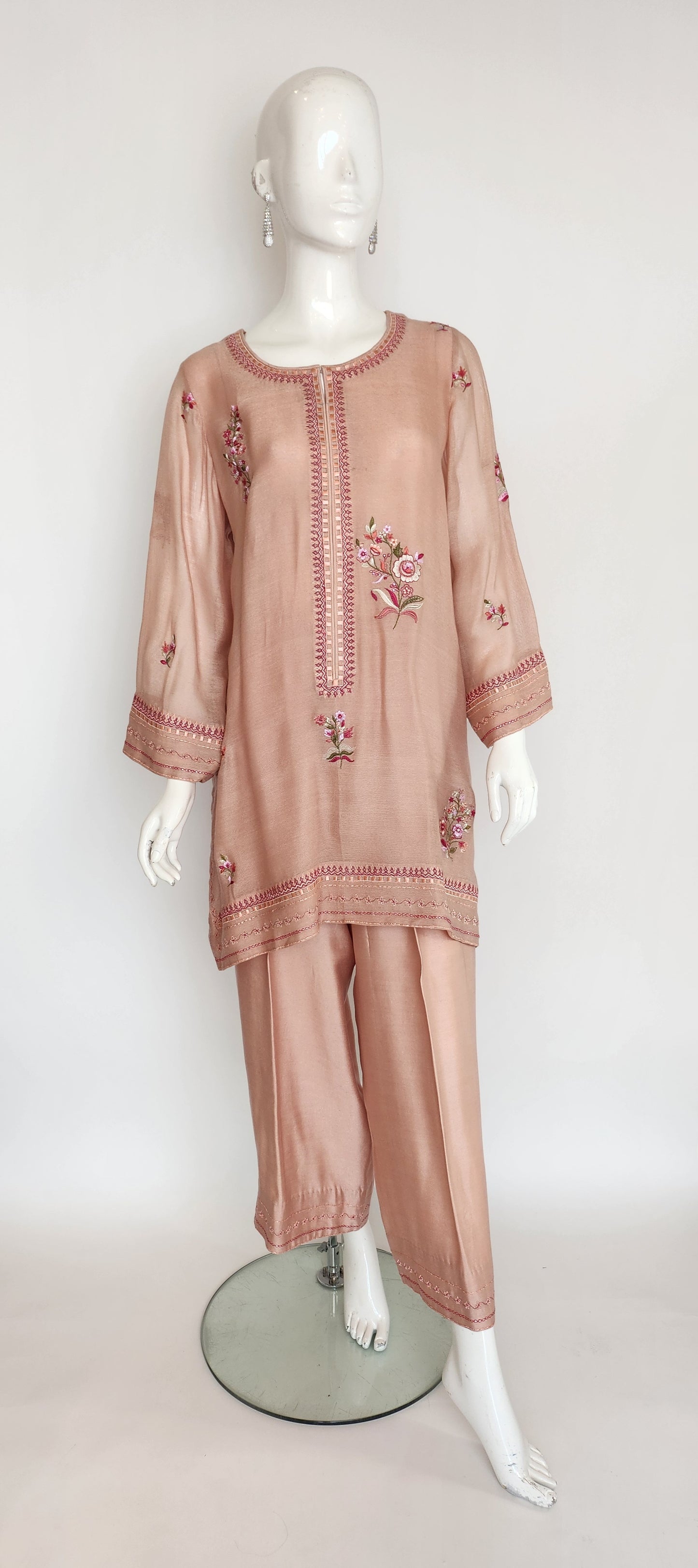 SEEMA IFTIKHAR - Peach