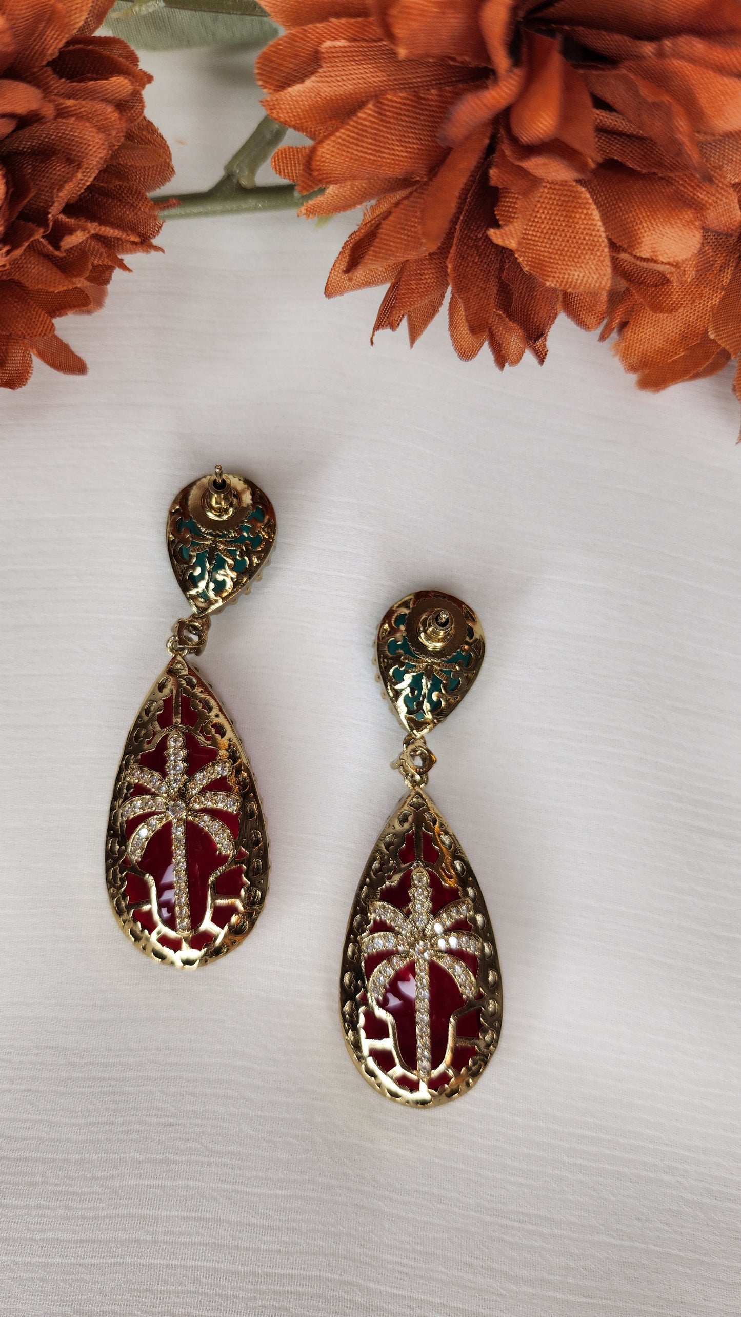 Dahlia by Sehar Zafar - Red and Green Crystal Ball Drop