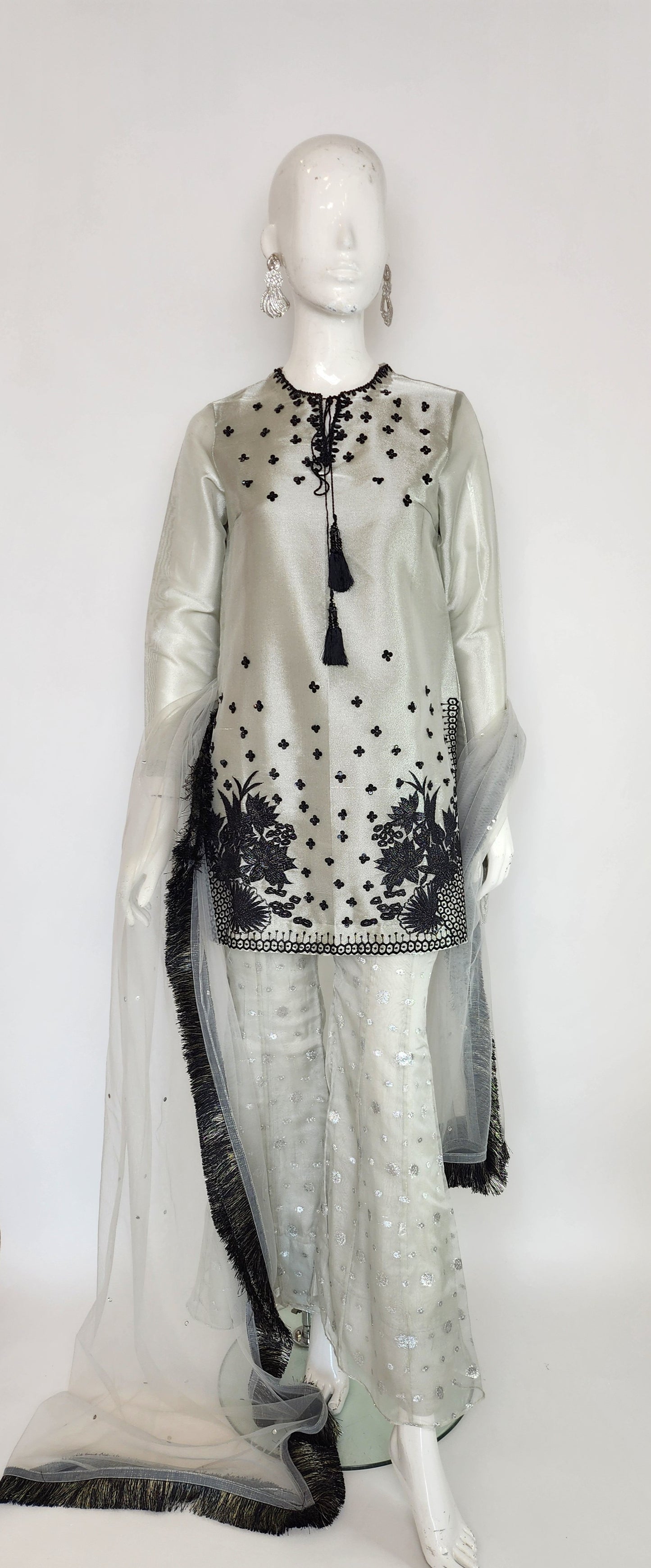 ZEB ZEESHAN - Finch Madame Silver