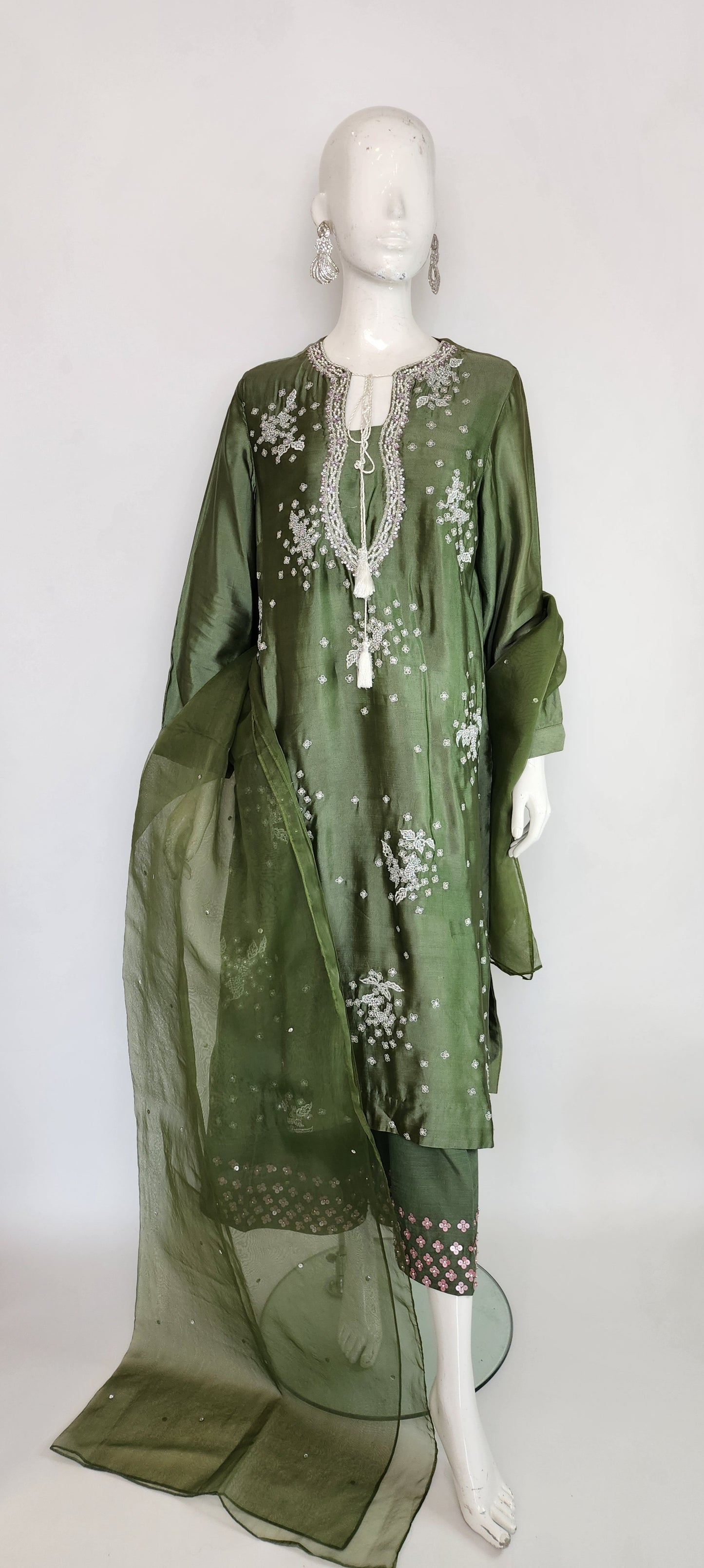 ZEB ZEESHAN - Lady Green