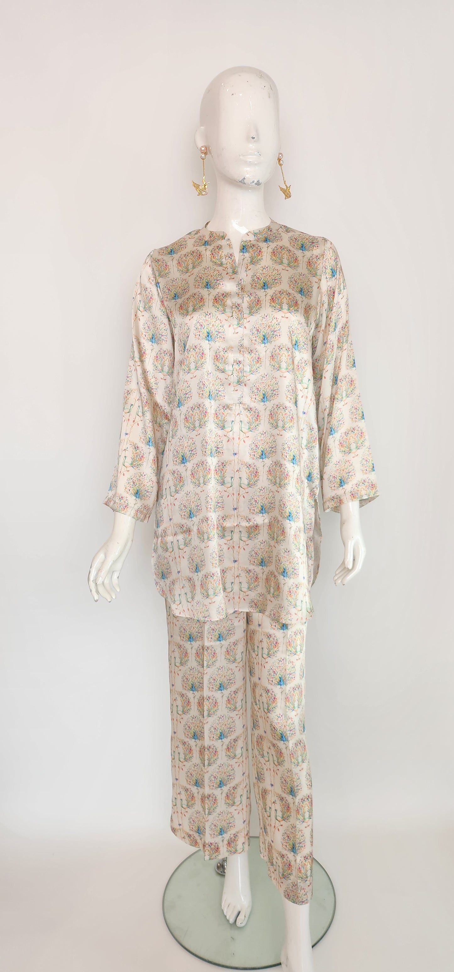 ASHJAIN SAFWAN  -  Ivory co-ord set