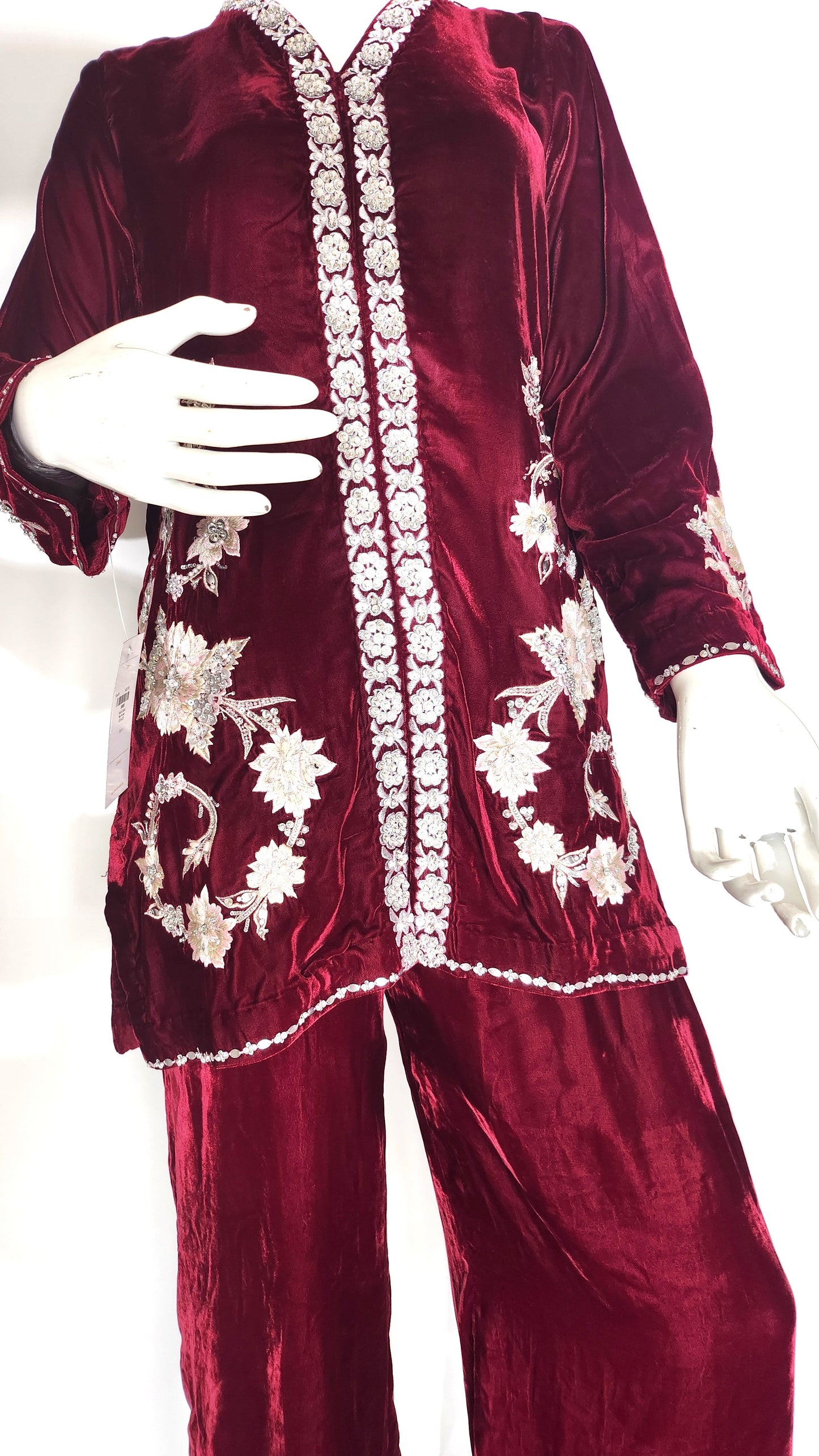 FARAH ZUBAIR - Red Velvet