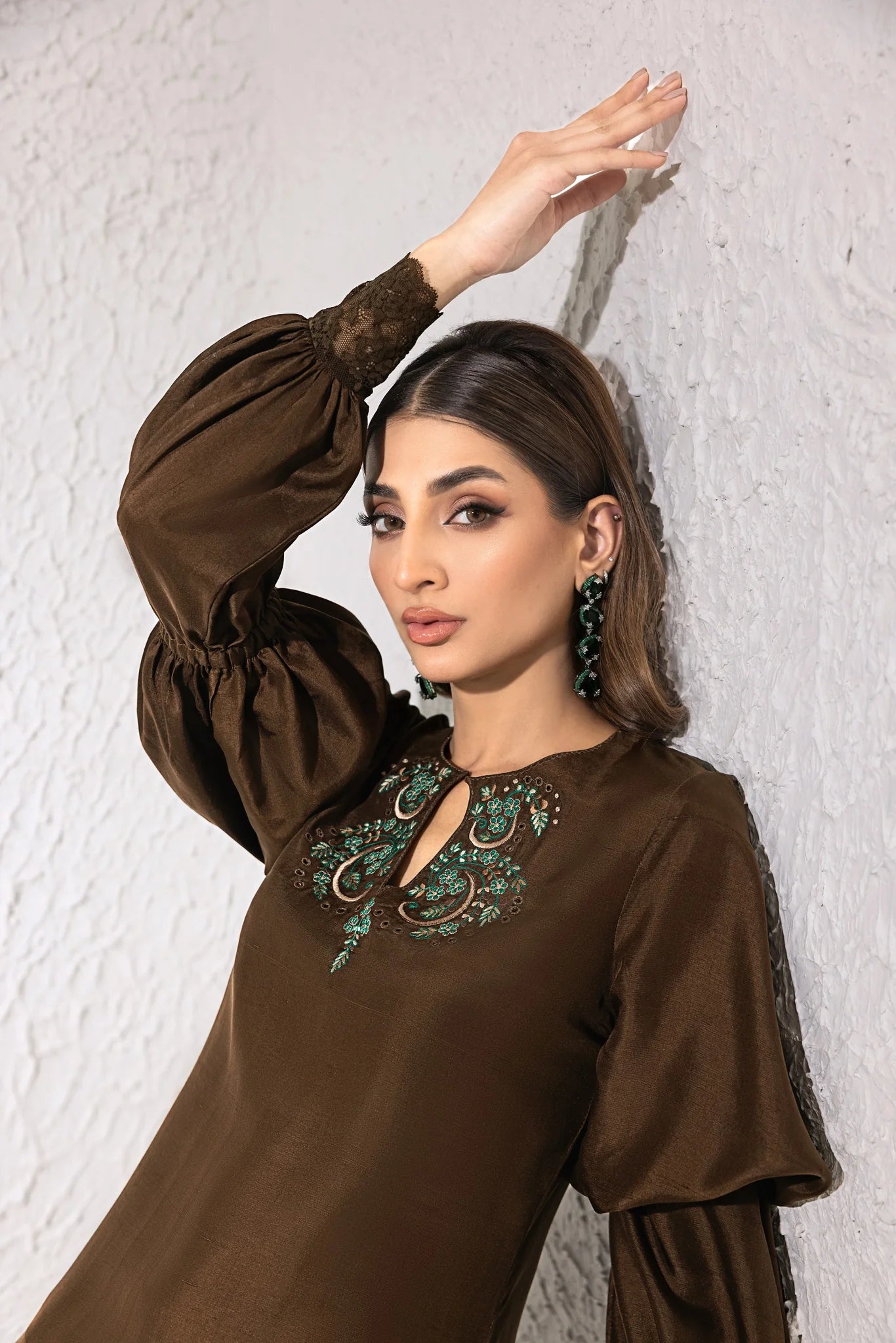 ANAM AHKLAQ - Noura Brown