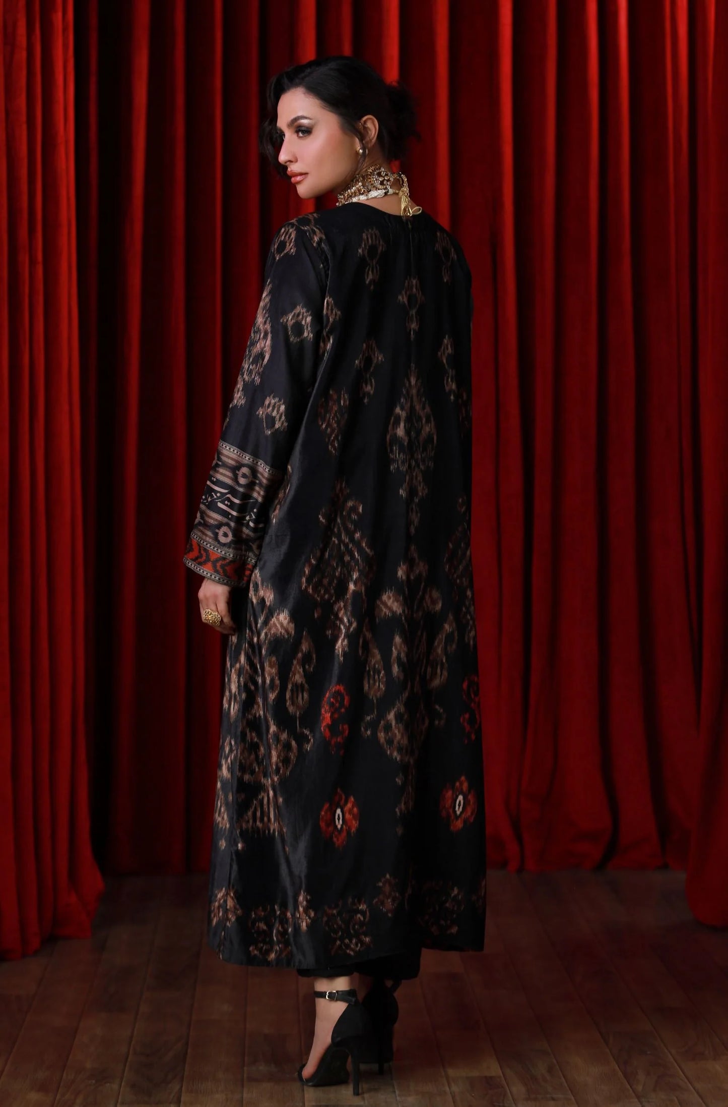 Manto - Raqs (Whirl) Velvet Coat