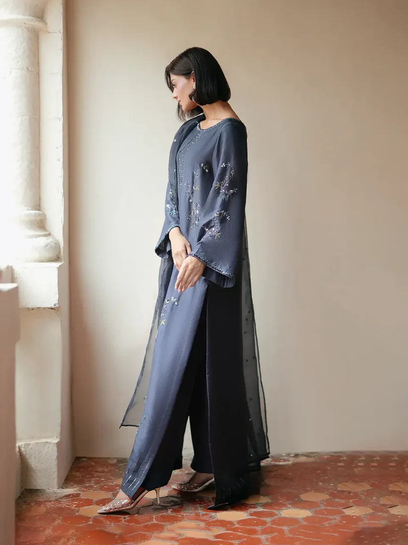 FARAH ZUBAIR-Lyra