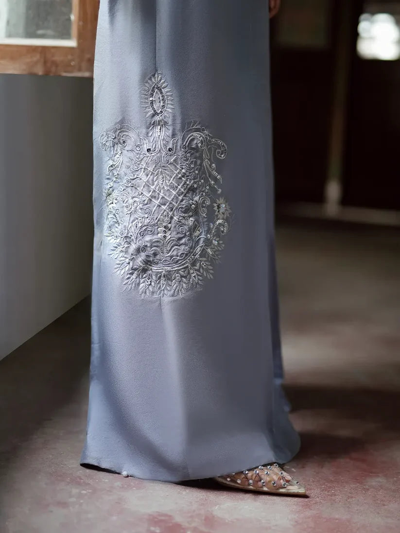 FARAH ZUBAIR- Rhea