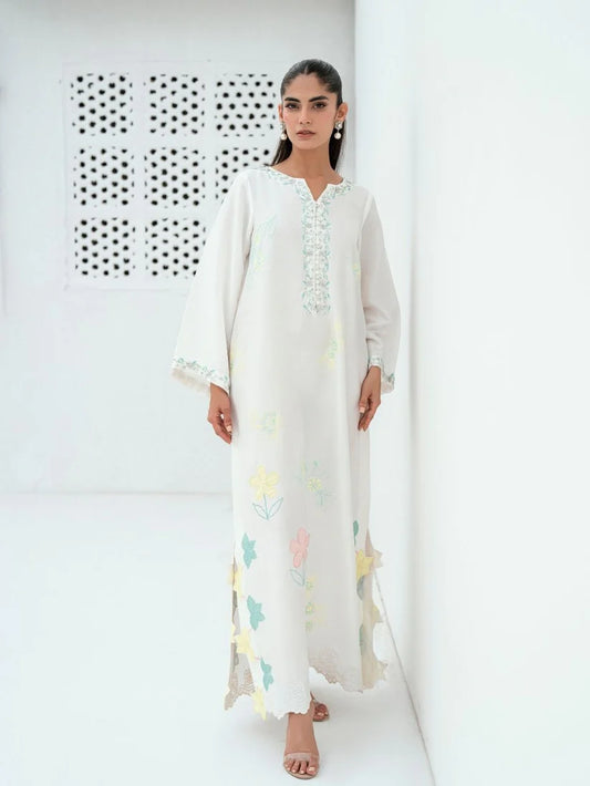FARAH ZUBAIR - Shahina Whie Kaftan
