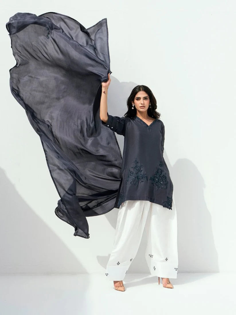 FARAH ZUBAIR - Mahira Grey