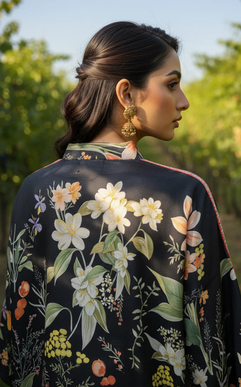 THREADS AND MOTIFS-Floral black
