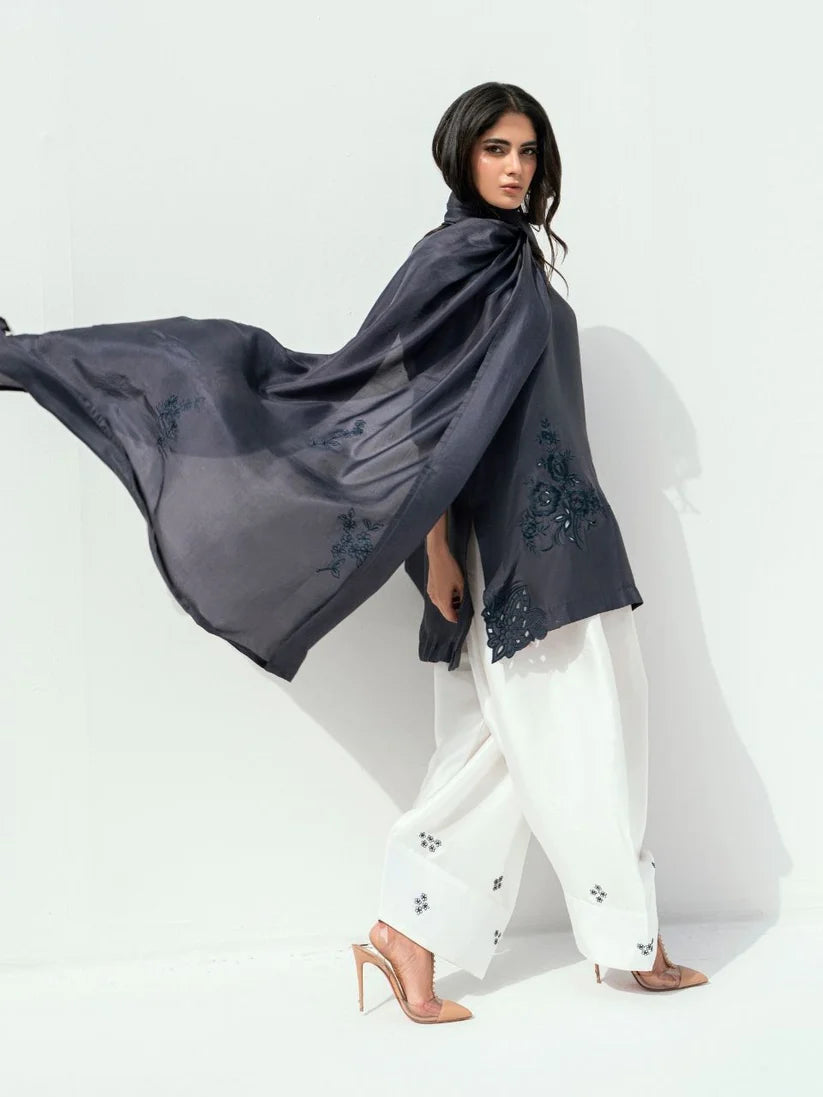FARAH ZUBAIR - Mahira Grey