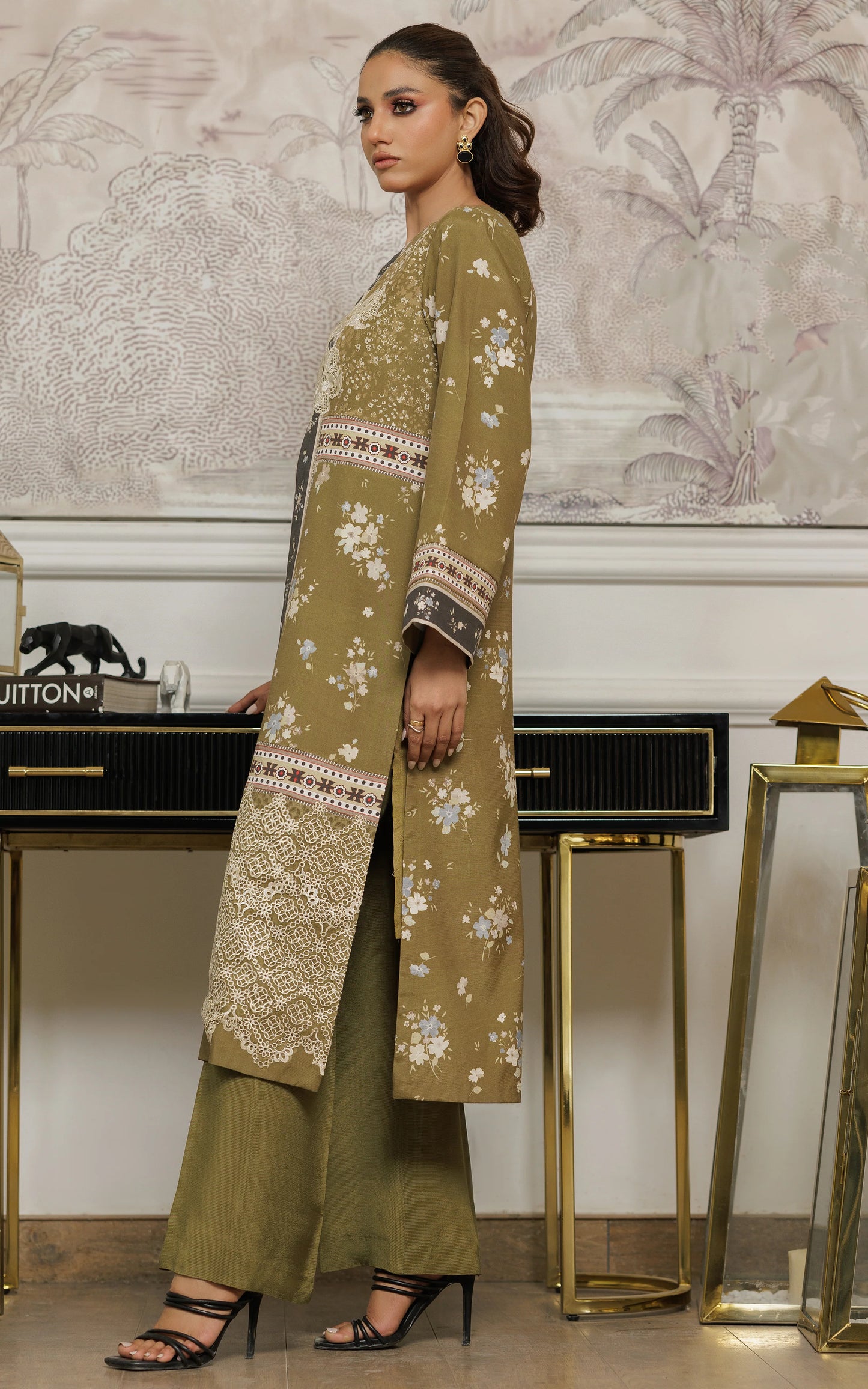 THREADS AND MOTIFS- Avocado jacket w/inner