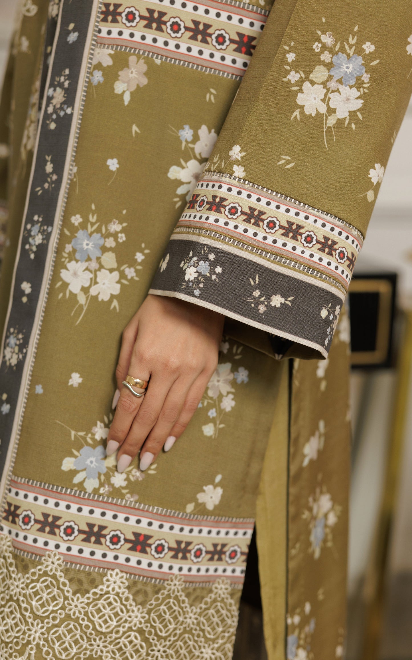 THREADS AND MOTIFS- Avocado jacket w/inner