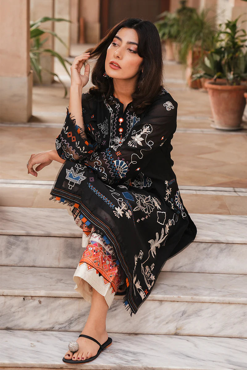 SUMAIRA KHANANI - Maya