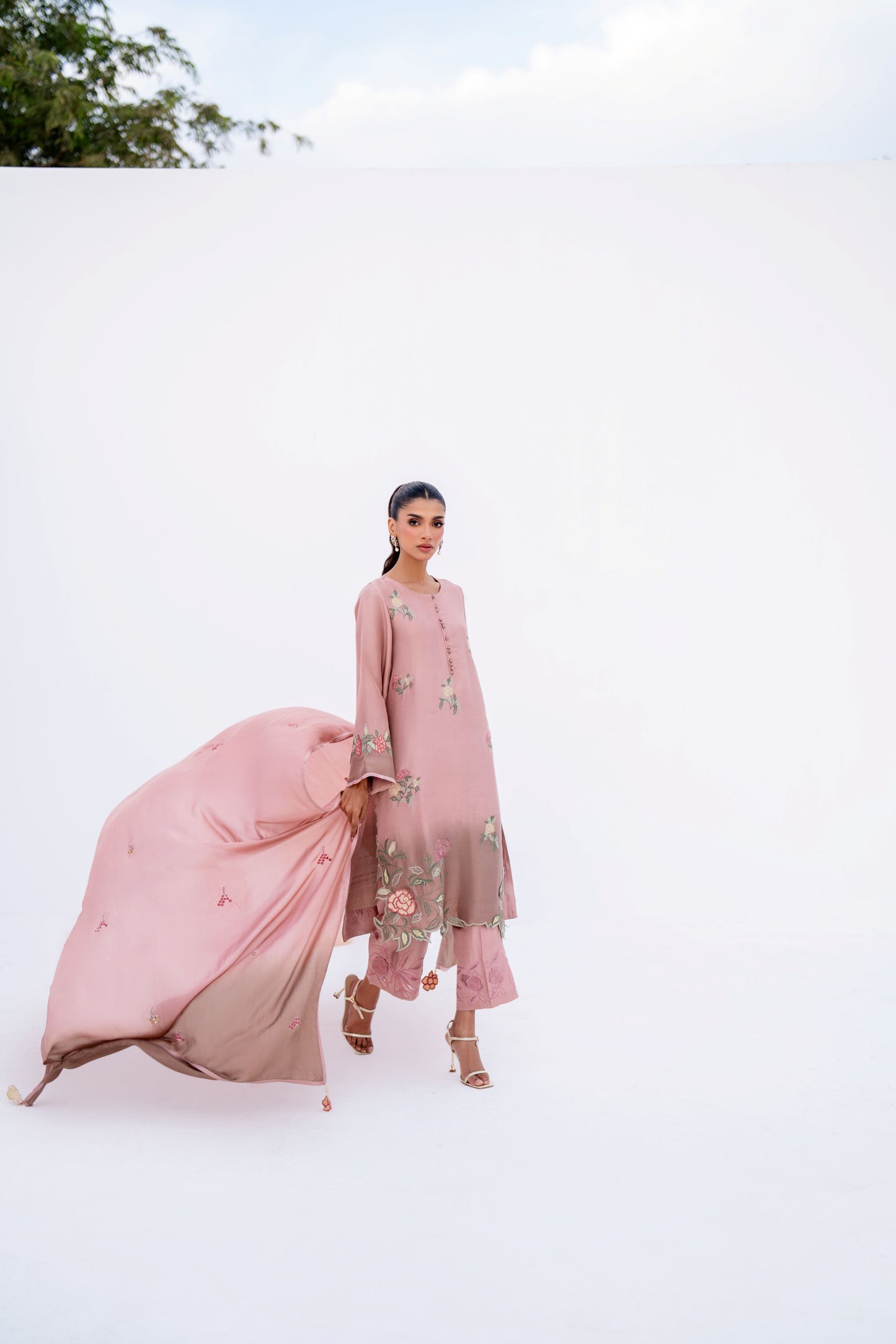 KOMAL LAKHANI - Raaha Gizri Shaded Pink/Brown