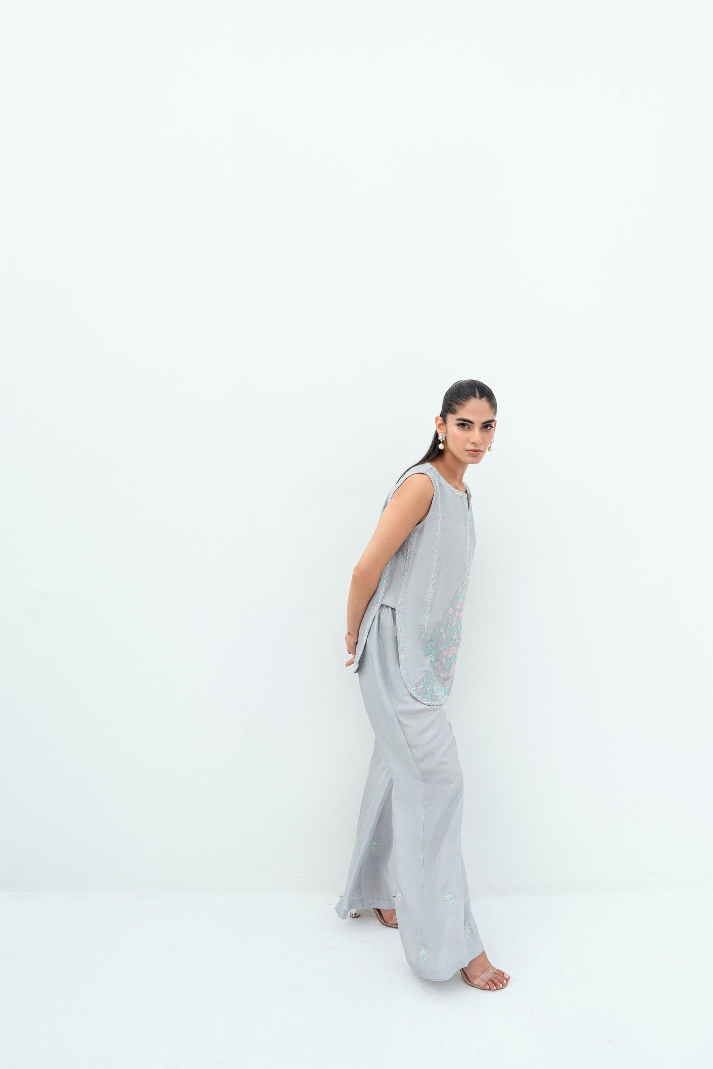 FARAH ZUBAIR - Silmah