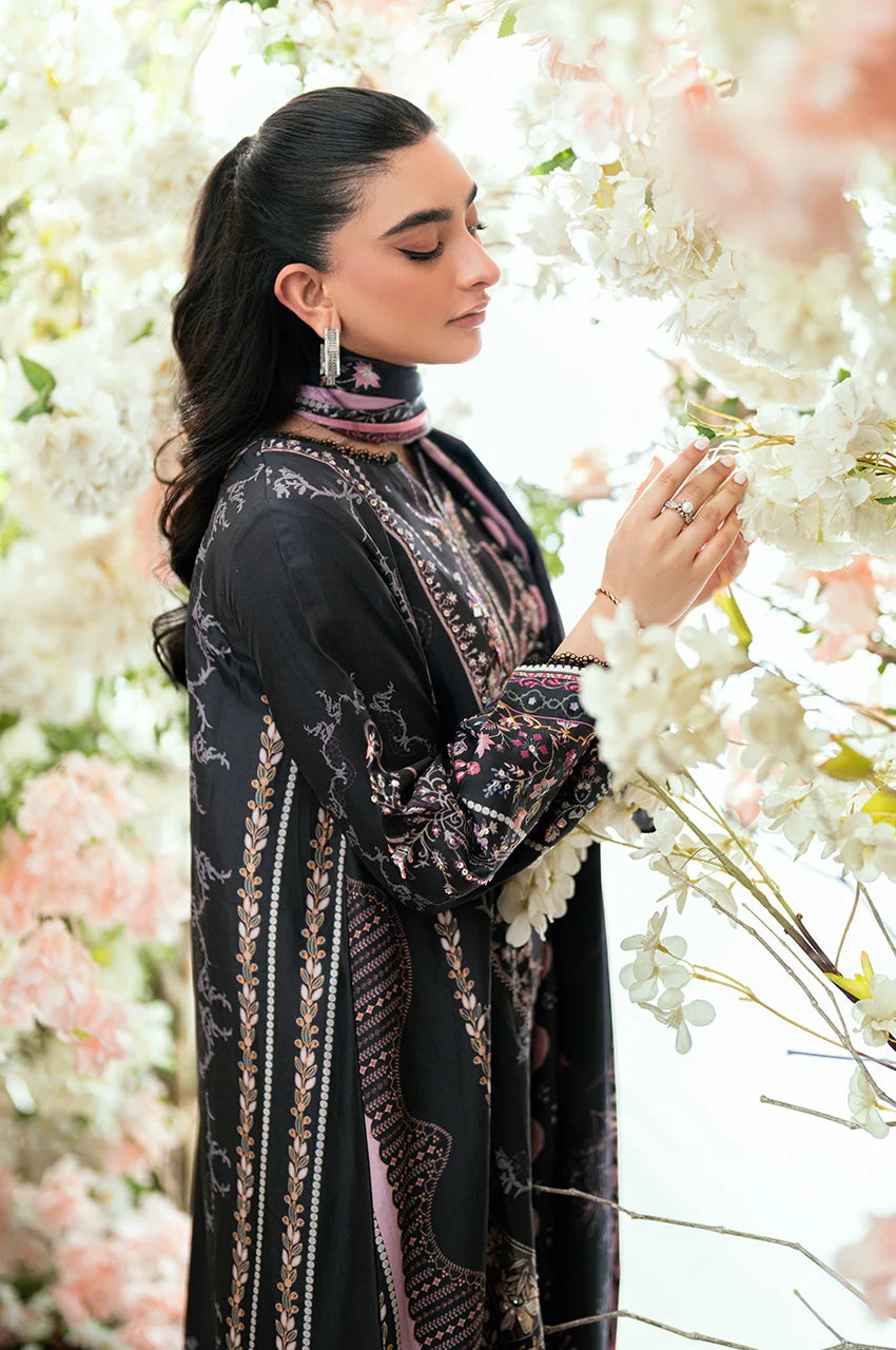 SARAH SHEERAZ - Cyna