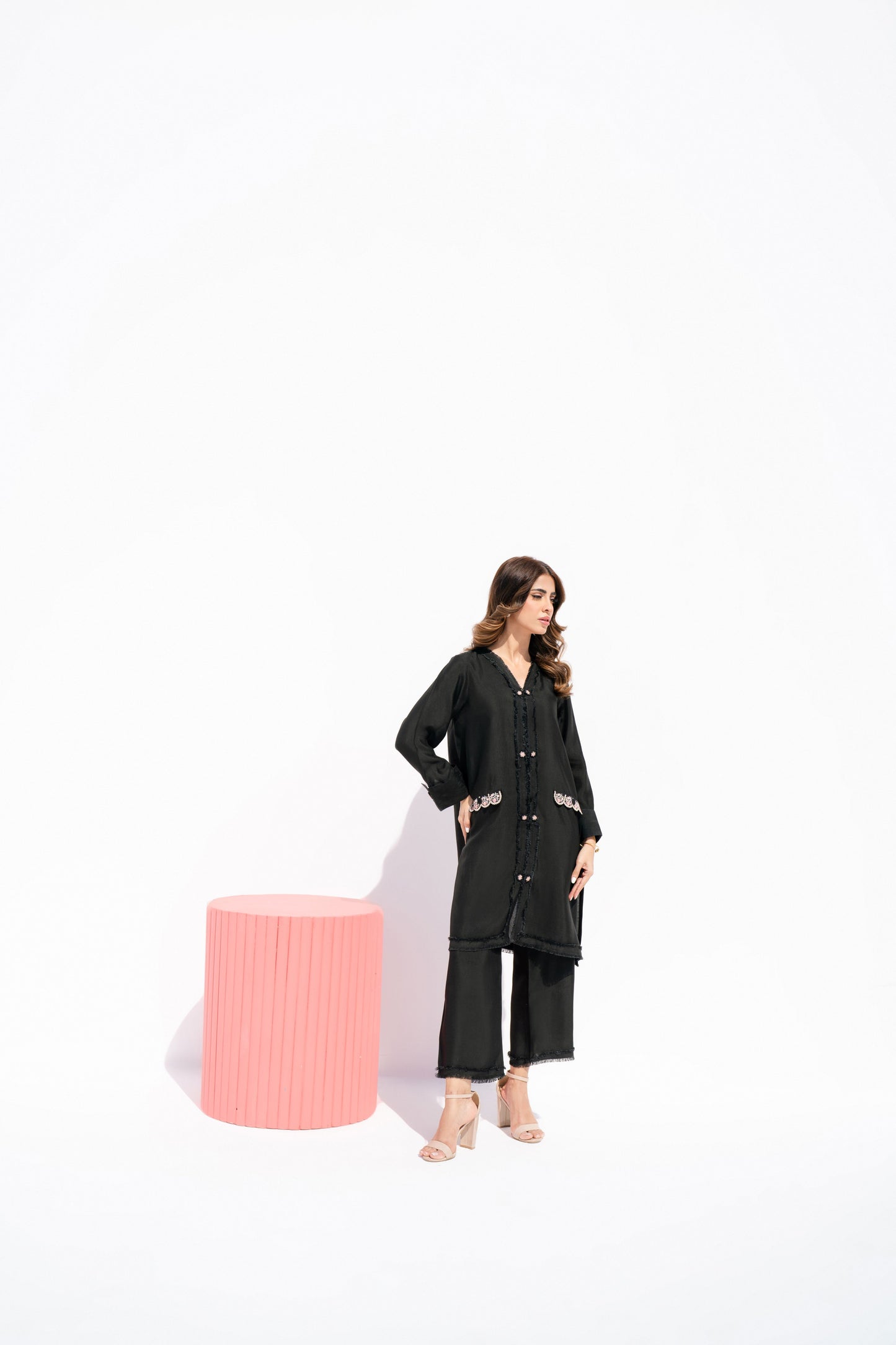 KOMAL LAKHANI - Black Color Naeem Pocket