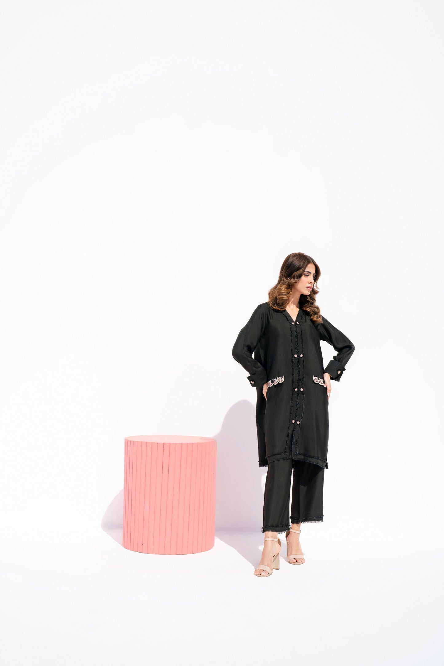 KOMAL LAKHANI - Black Color Naeem Pocket