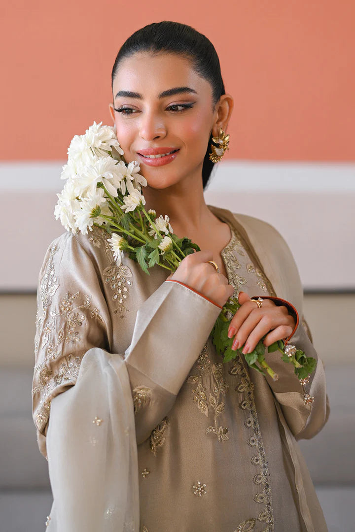 HUE PRET - Leena