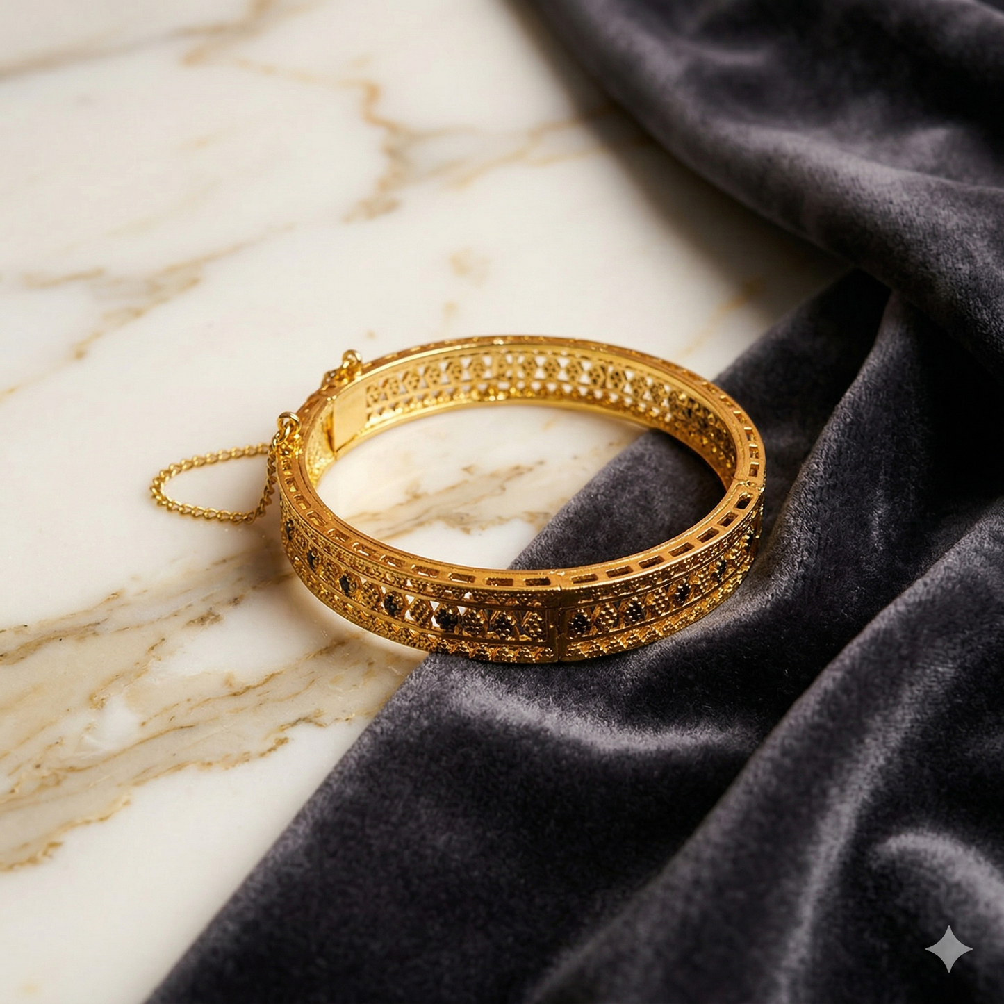 ZAHEEN KAMRAN - Gold Plated Bangle