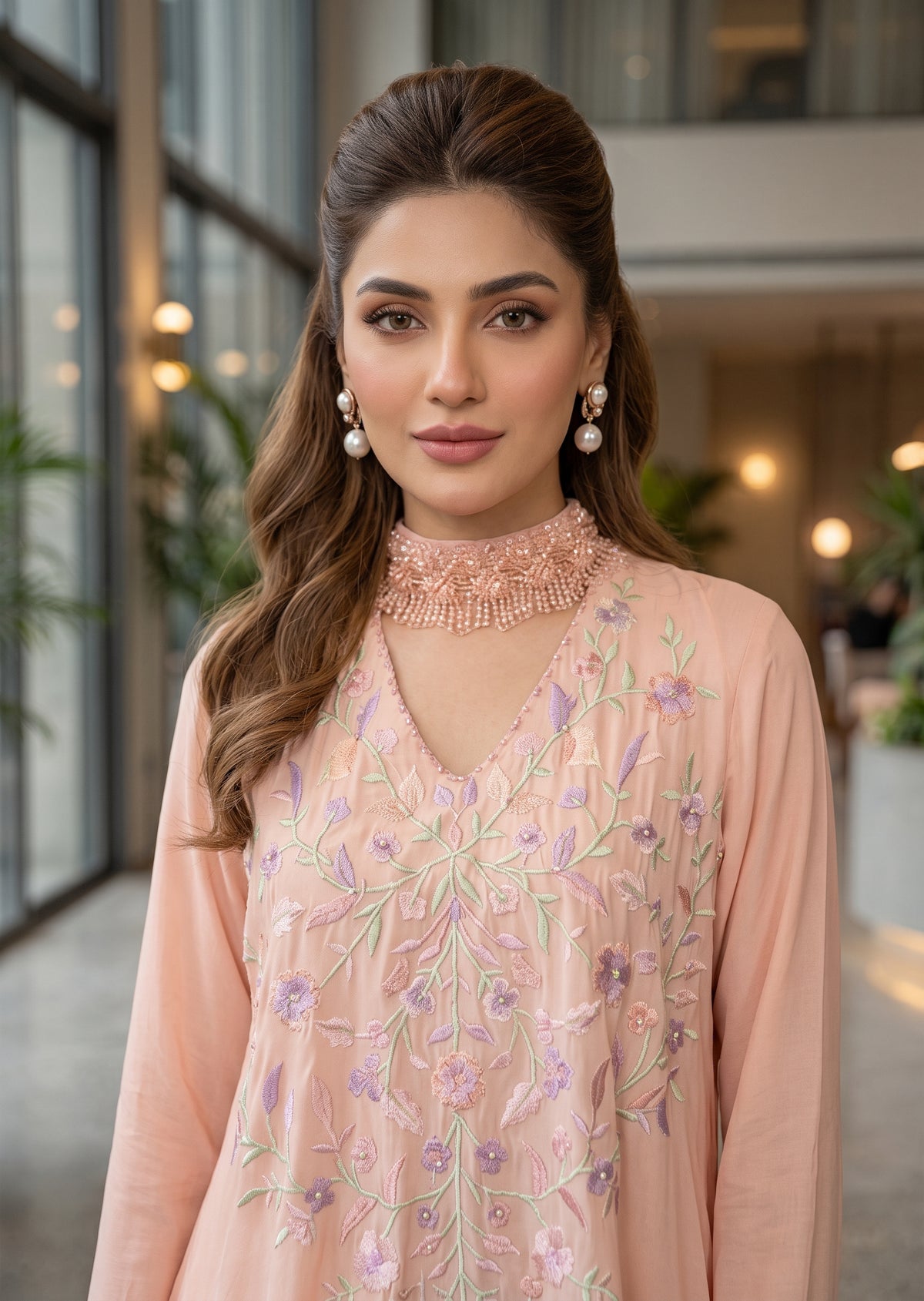 MARIA RAO - Peach neckline style